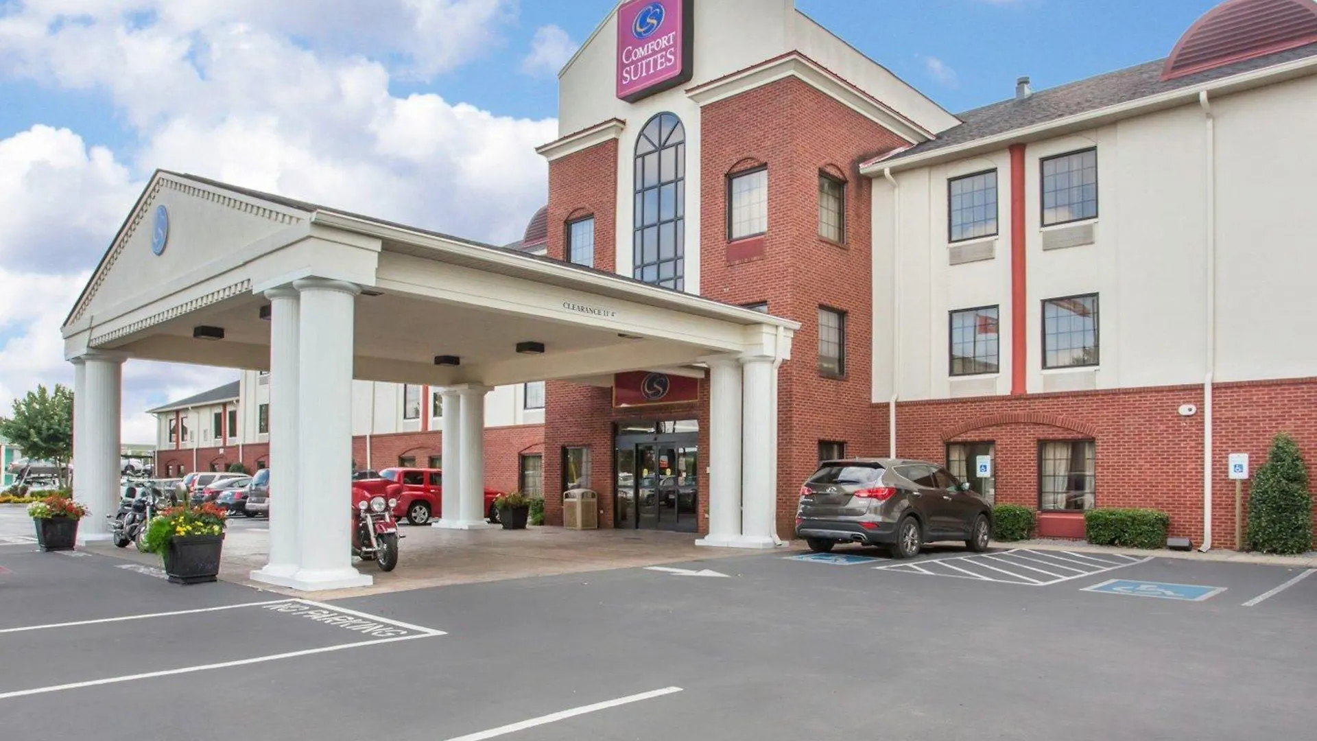 Staying In Tennessee: 15 Budget Hotels Compared