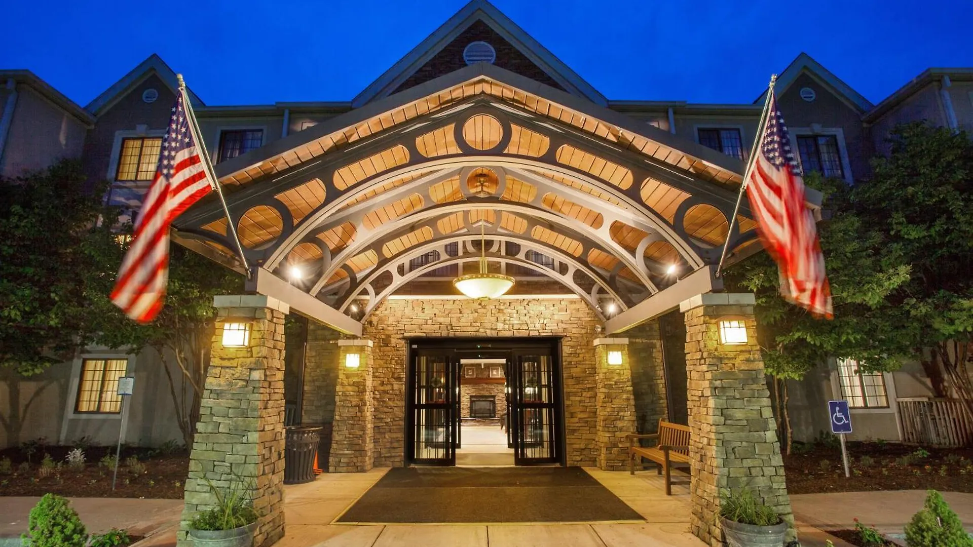 Where to Stay for Less: 15 Budget Hotels in Upstate New York