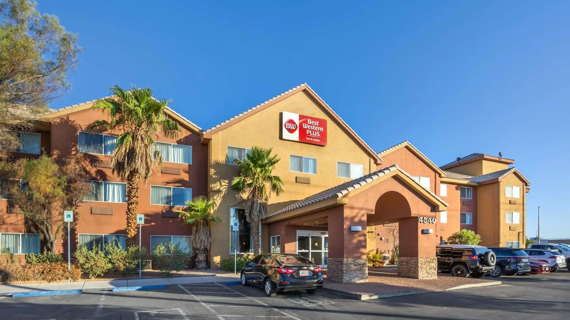 4 Smart Business Hotels Near Discovery Children's Museum Worth Booking