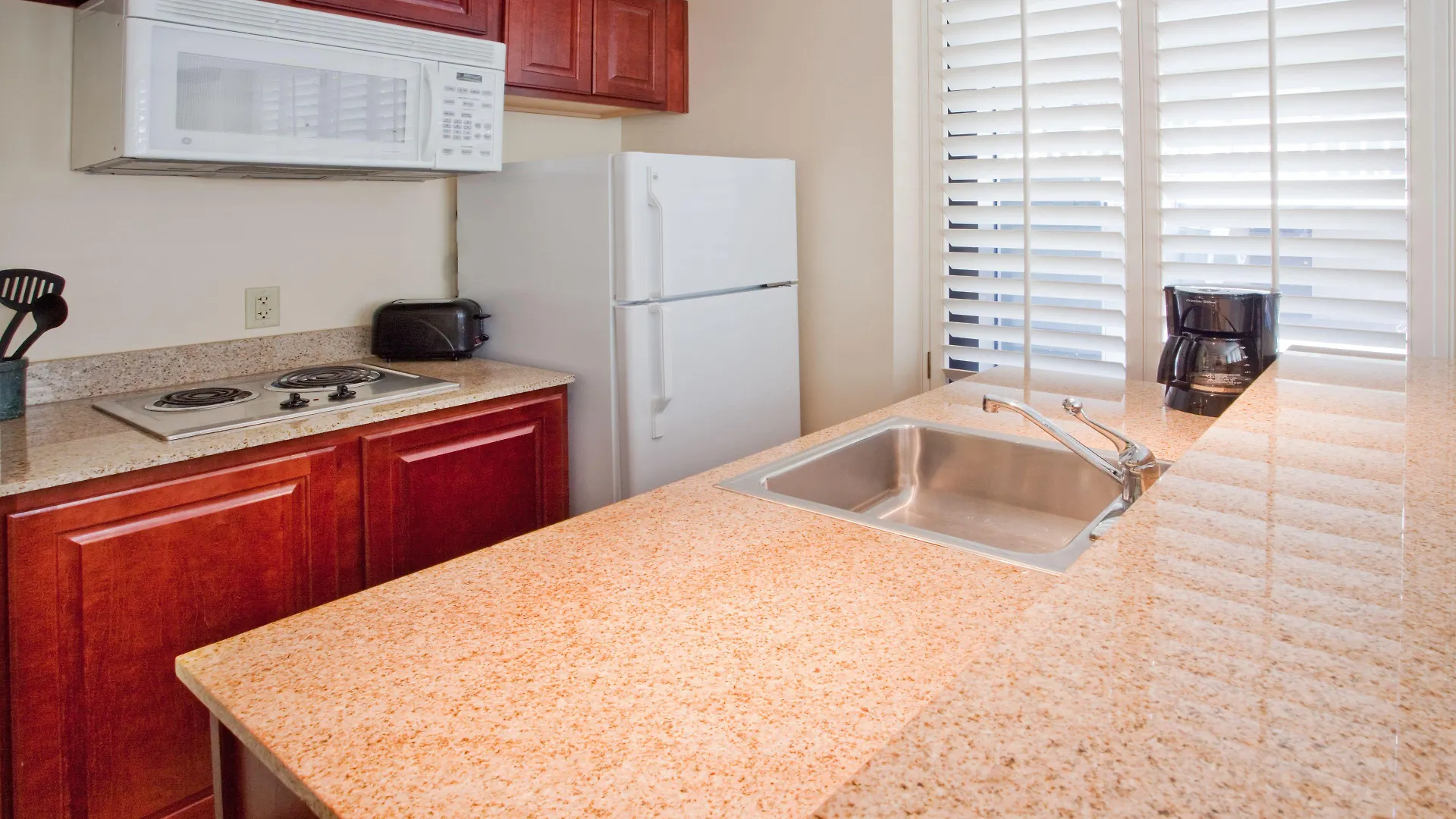 14 Central Hotels in Downtown Savannah That Stand Out