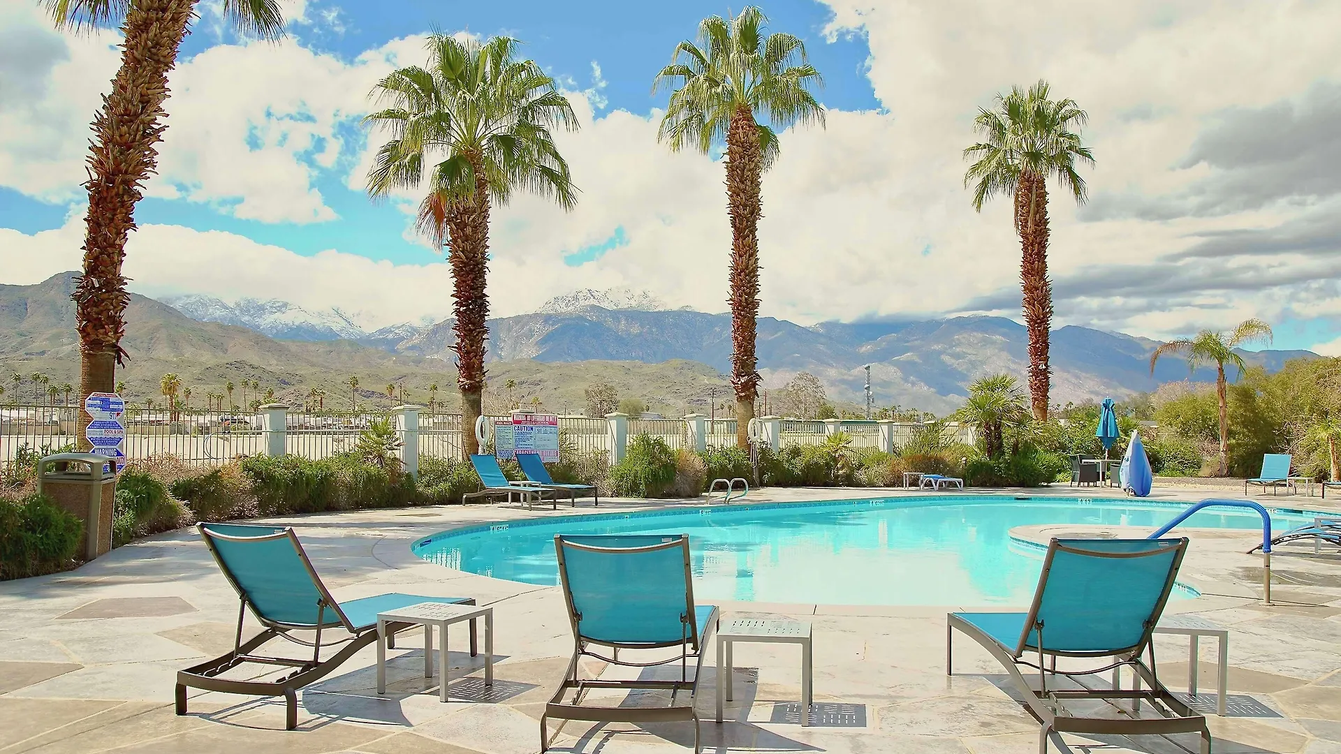 15 Top-Rated Hotels Close to Desert Princess Country Club