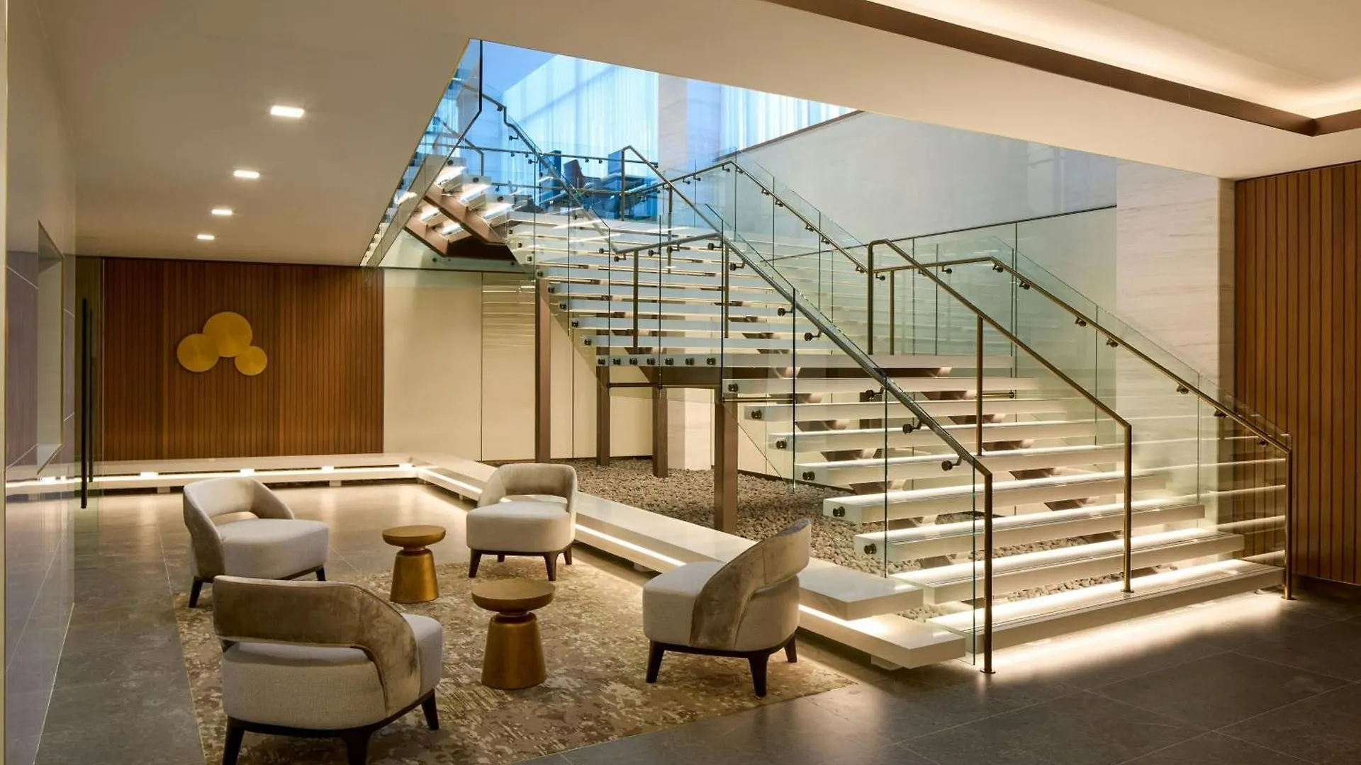 5 Airport Hotels Near Randall's Island Park That Deliver