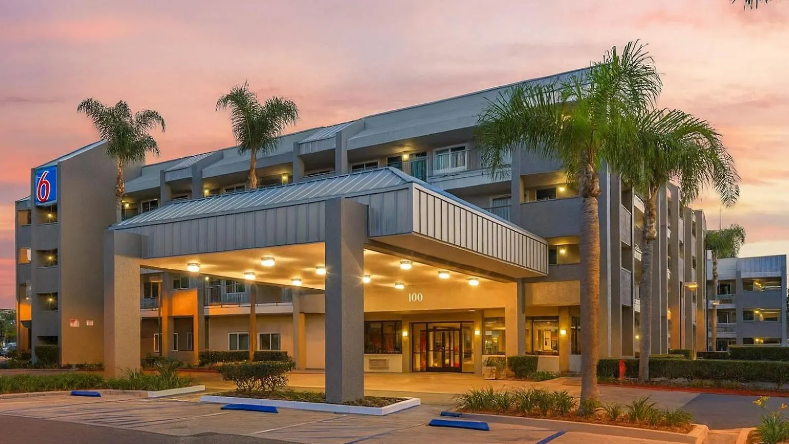 15 Cheap Hotels Close to Mas Systems in Santa Ana