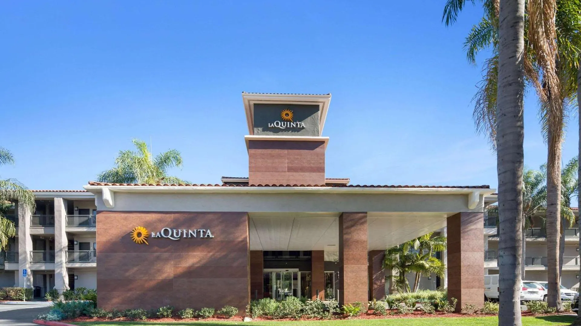 4 Budget Hotels Near Santa Ana Community College Worth Booking