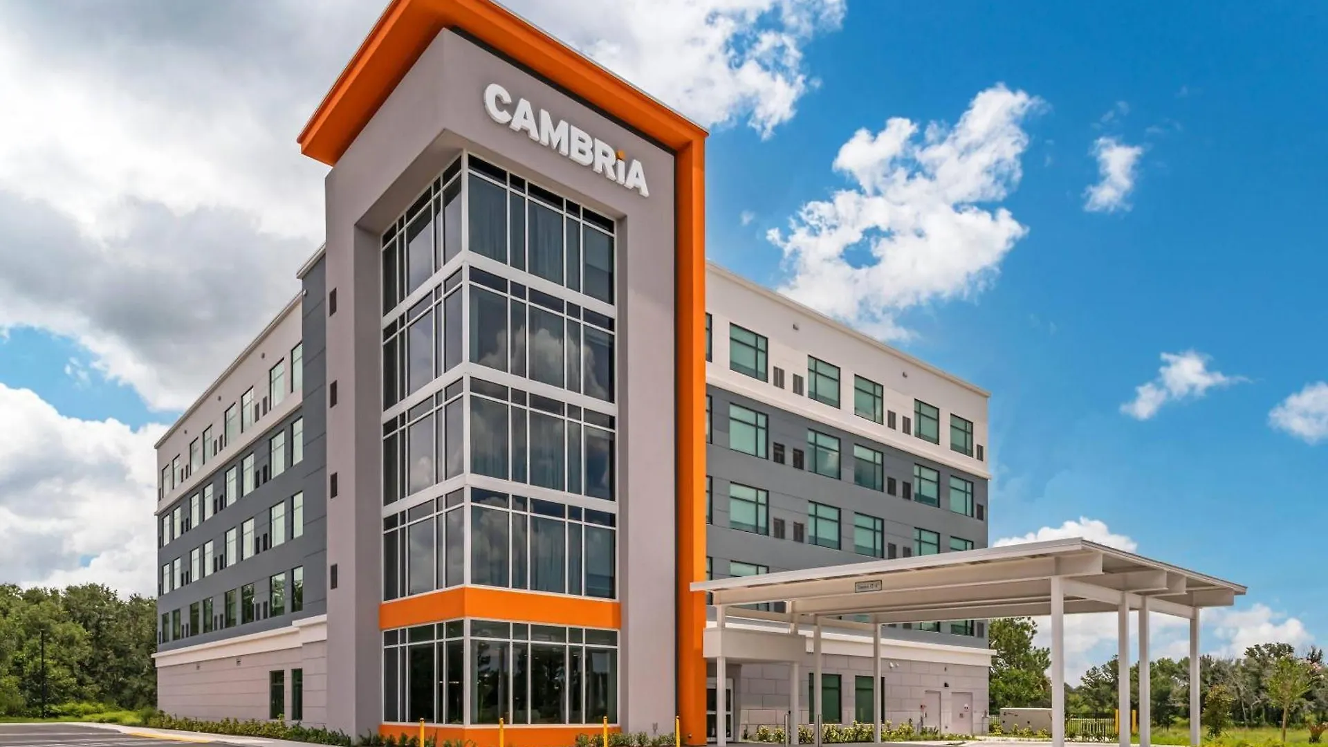 Where to Stay in the South: 4 Best Cambria Hotels