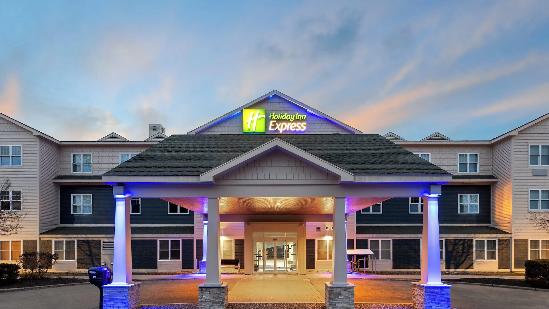 11 Best Beach Hotels in Maine for a Coastal Escape