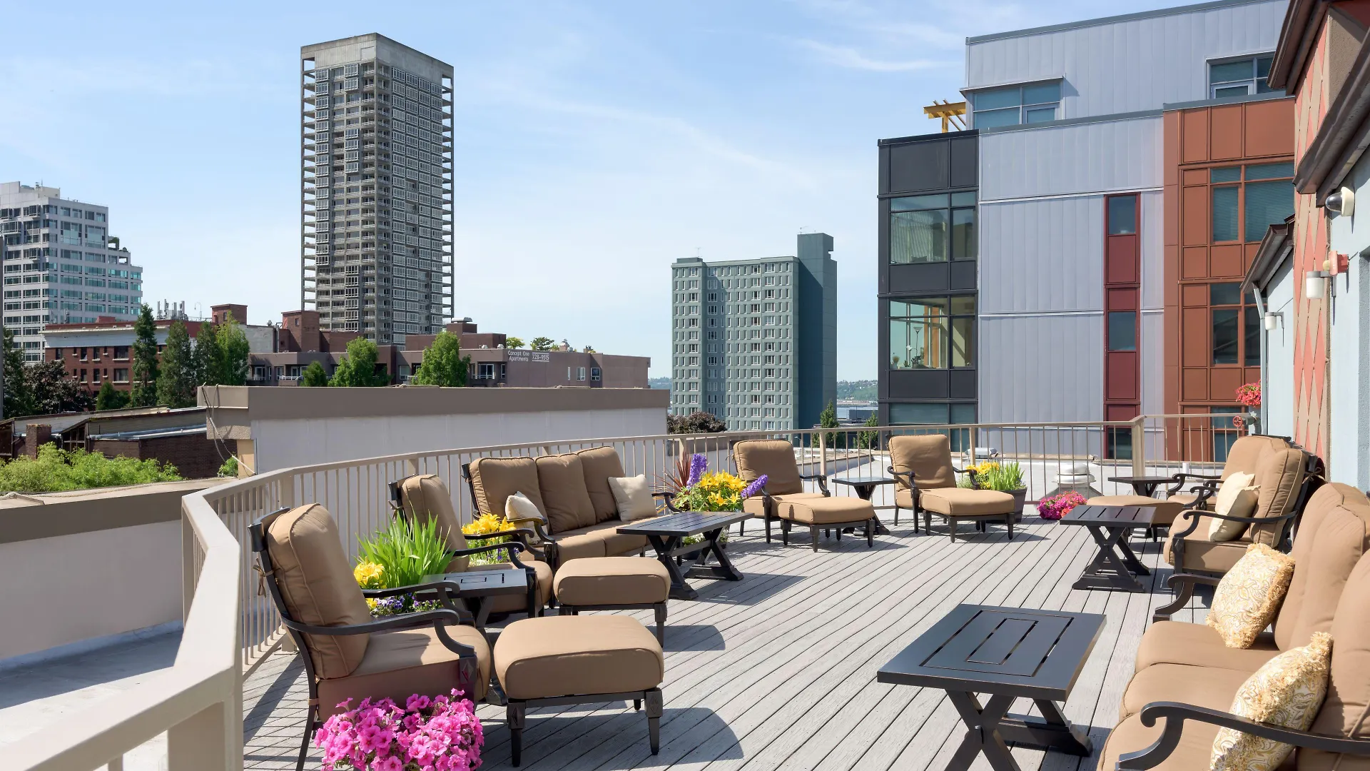 12 Design Hotels in Seattle's Central Waterfront Worth Booking