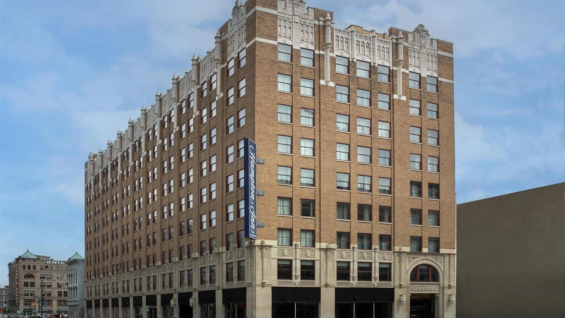 5 Smart 3-Star Hotels In Downtown Indianapolis Worth Booking