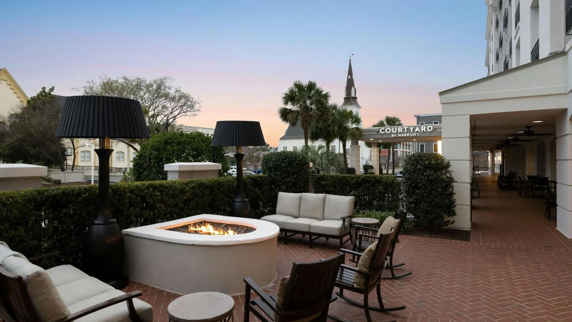 Where to Stay in Historic District: 4 Best 3-Star Hotels