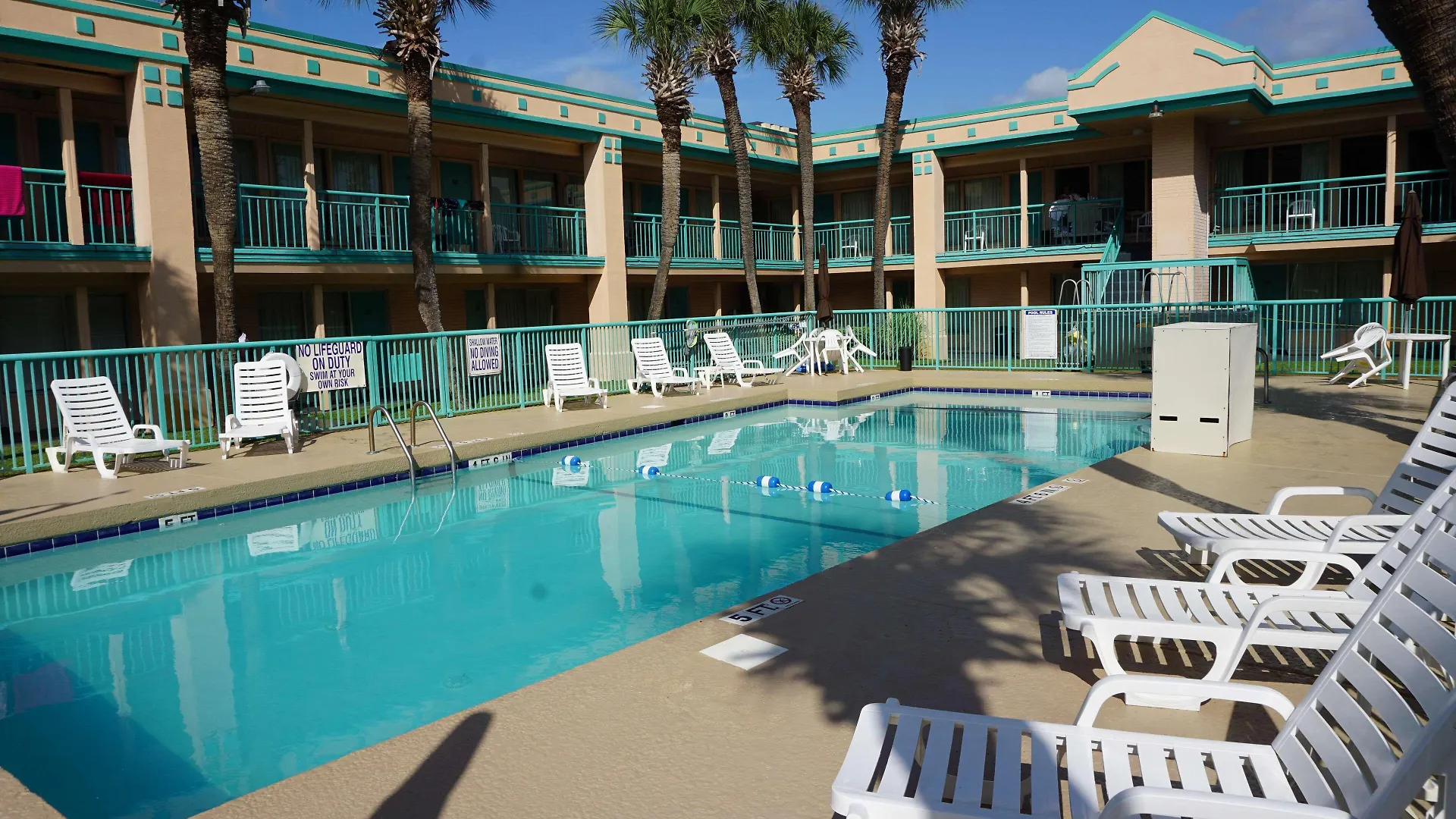 Where to Stay Near Gay Dolphin Gift Cove: 10 Budget Hotels