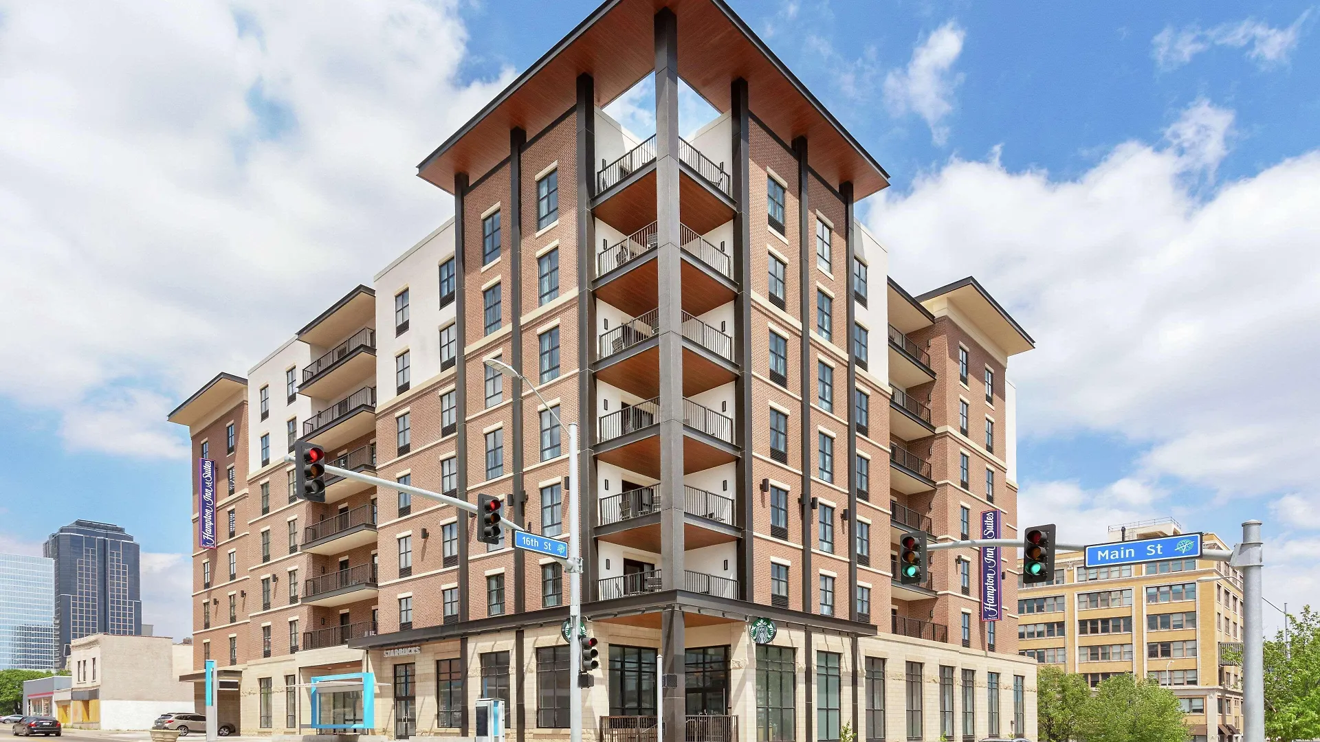 Where to Stay Near Power and Light District: 4 Best Kansas City Hotels