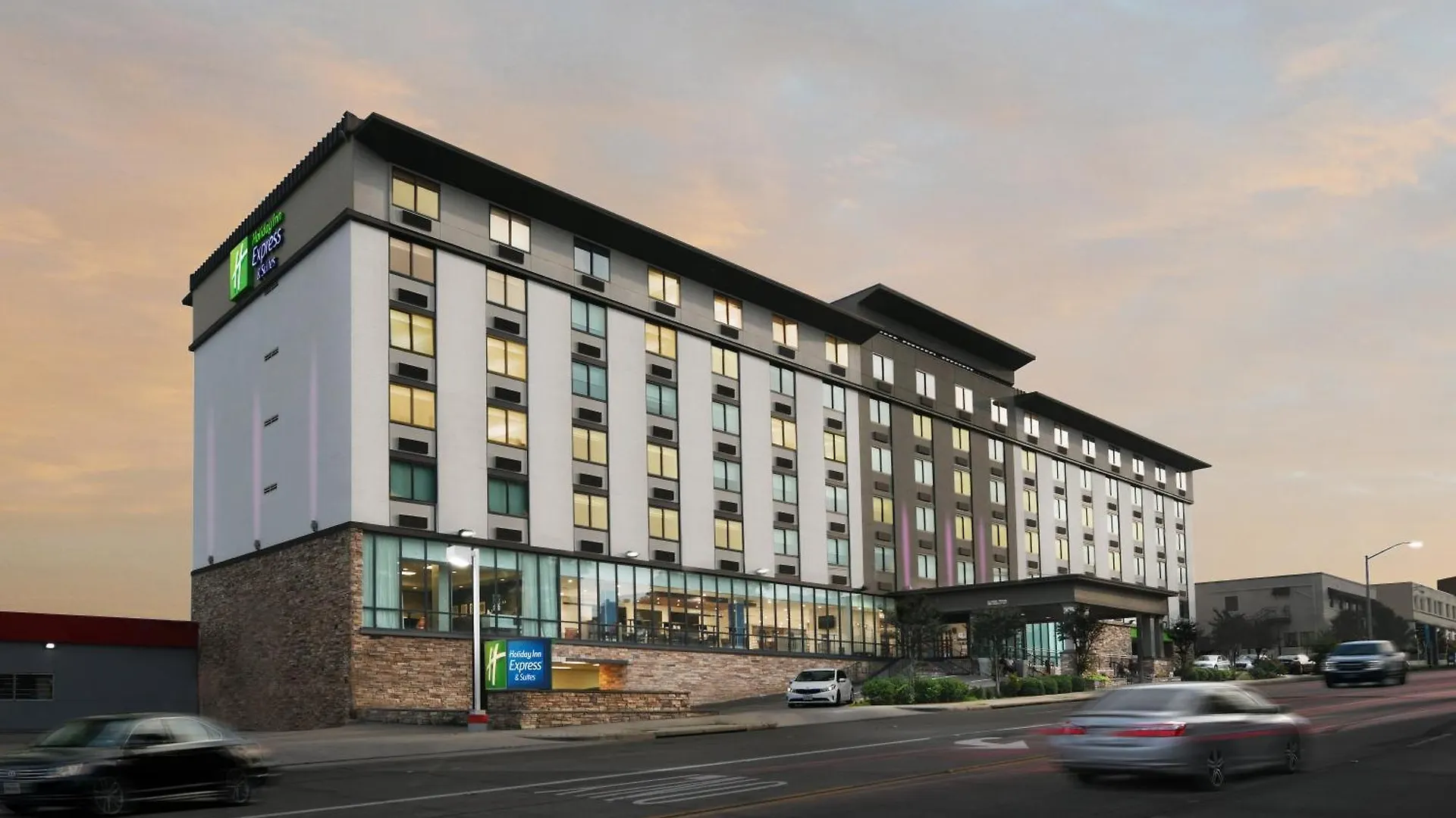 Staying Near Amon Carter Museum: 9 Business Hotels Compared