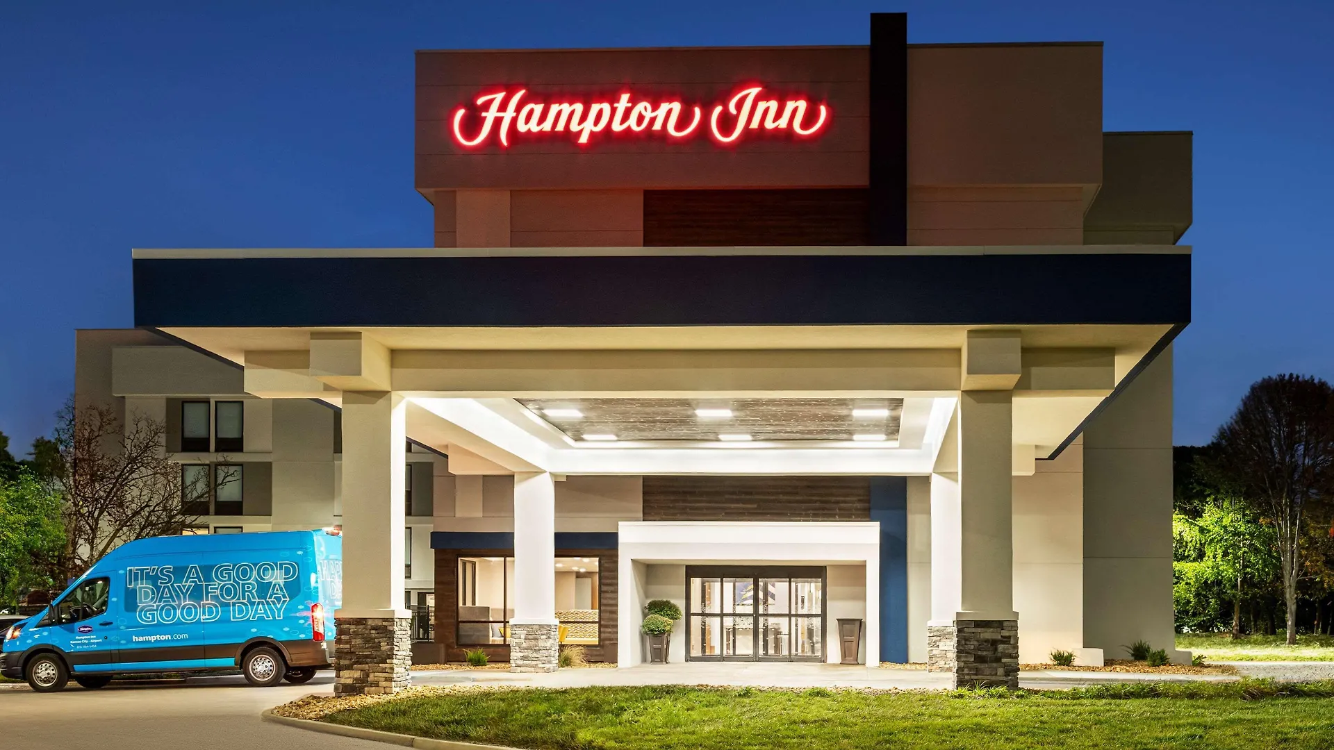 5 Smart Airport Hotels Near KCI Expo Center Worth Booking