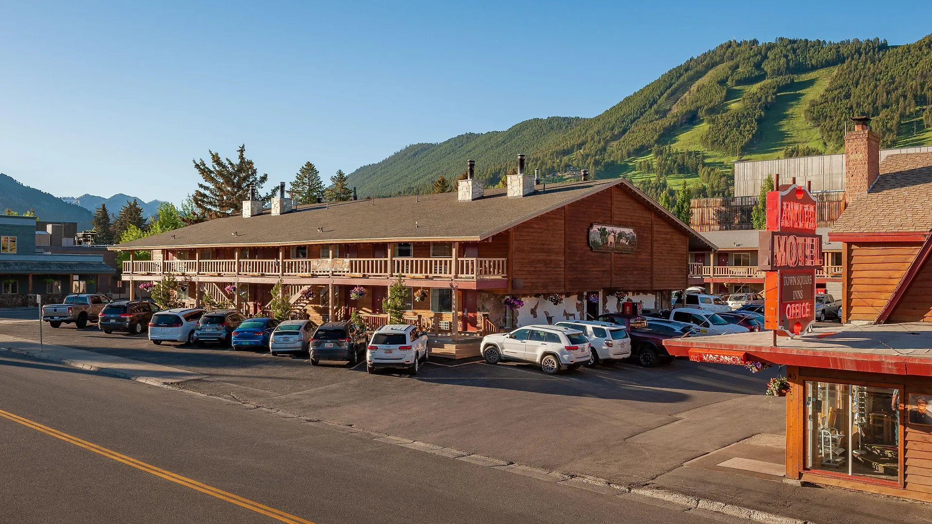 5 Budget Hotels Near Snow King Resort Worth Booking