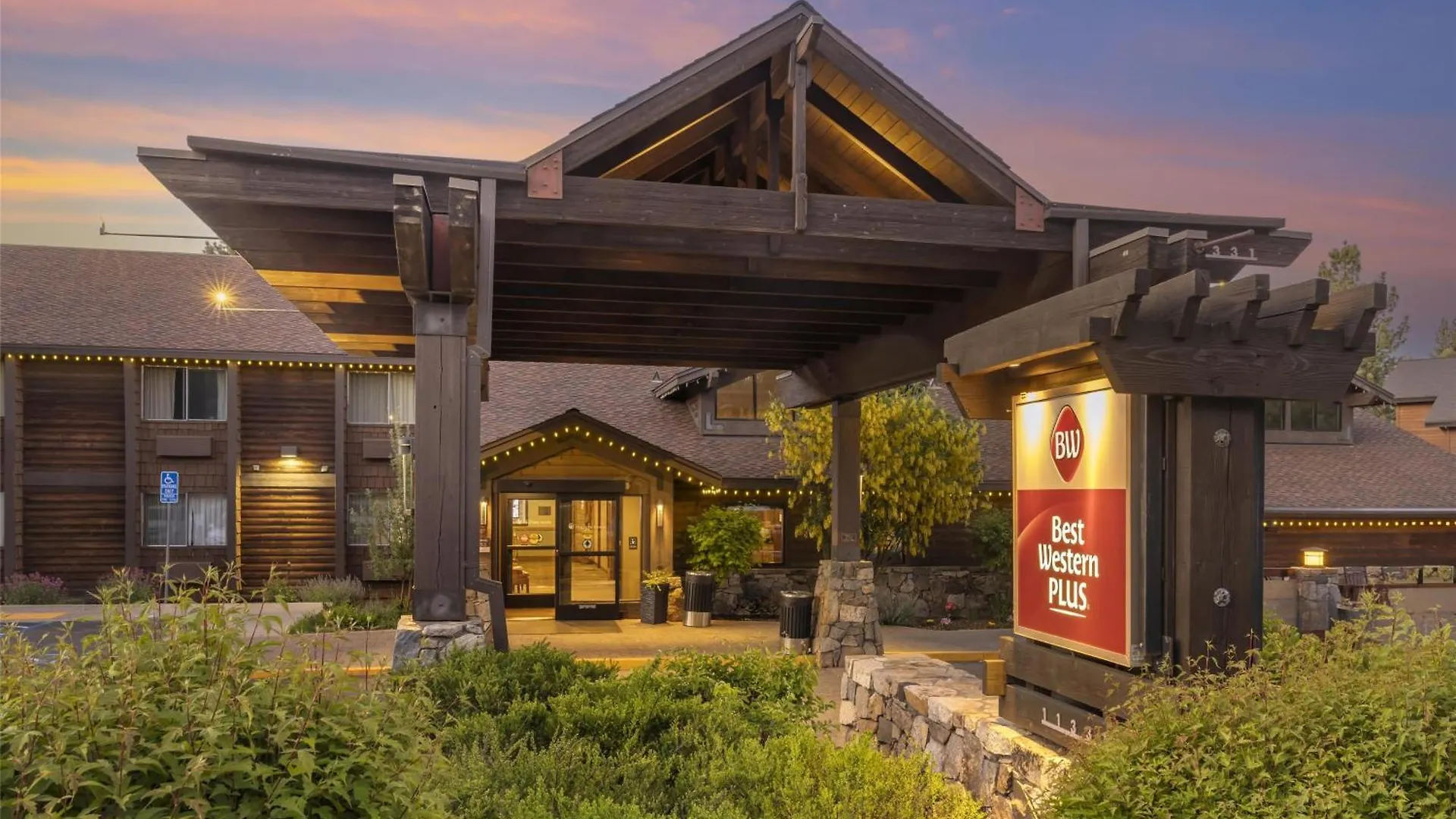 4 Central Truckee Hotels Close to Promised Land Express