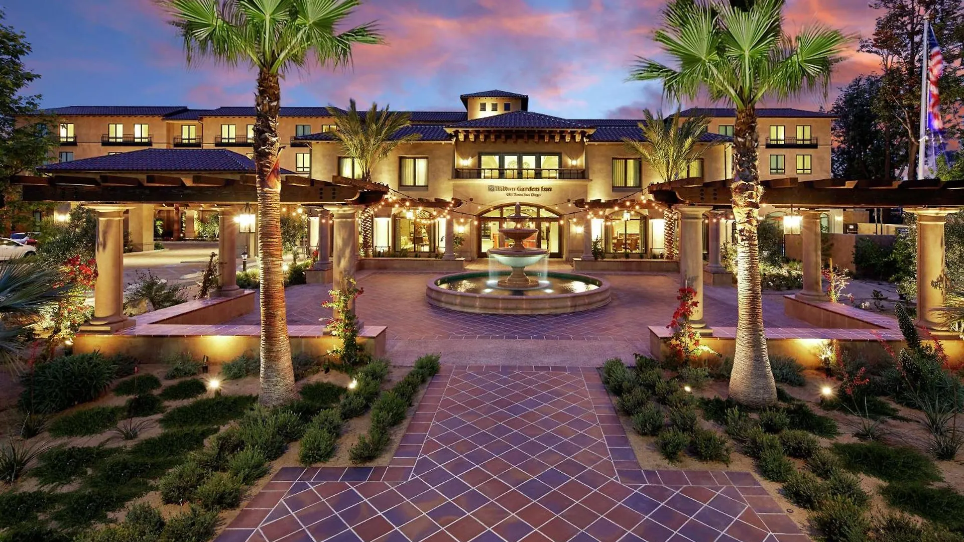4 Airport Hotels Near San Diego Museum of Man That Deliver