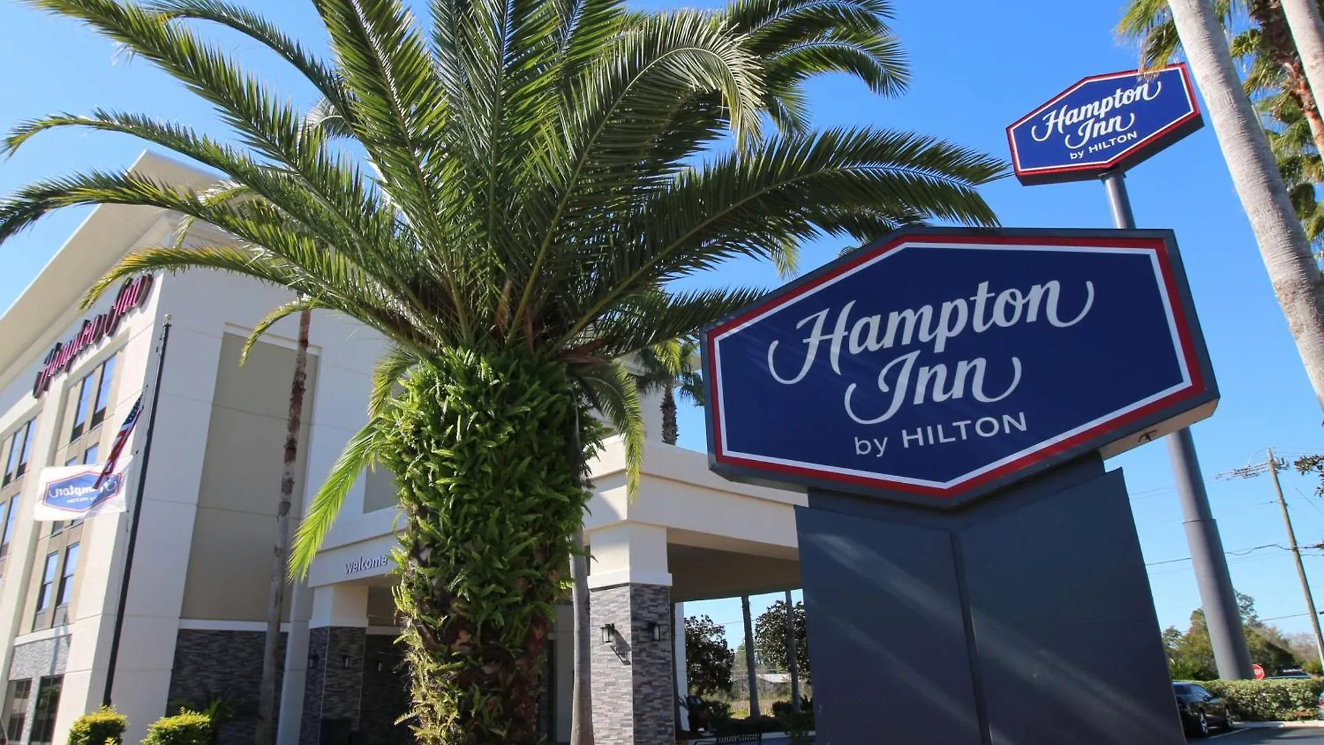 7 Hotels Near Old Florida Museum for Every Budget