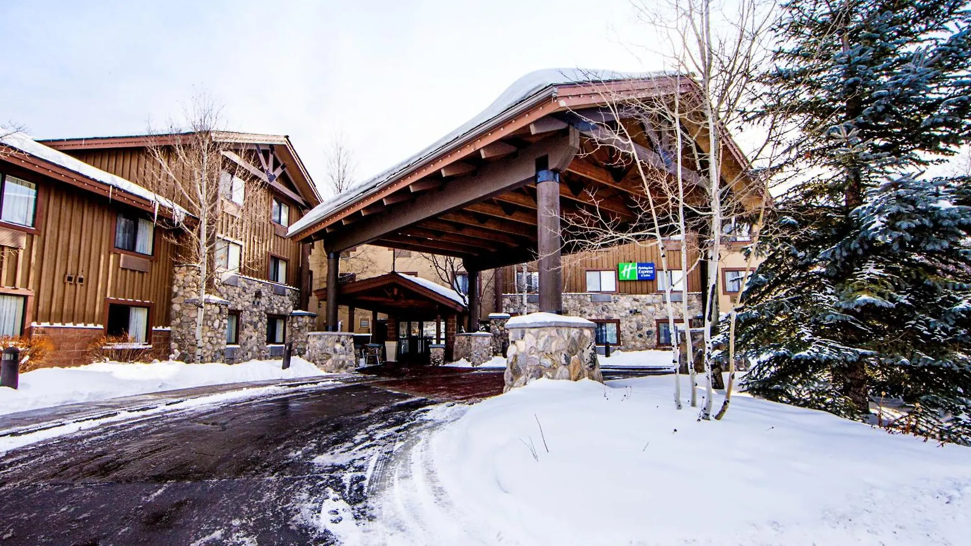 4 Budget Hotels Near Alpine Coaster Park City for Smart Stays
