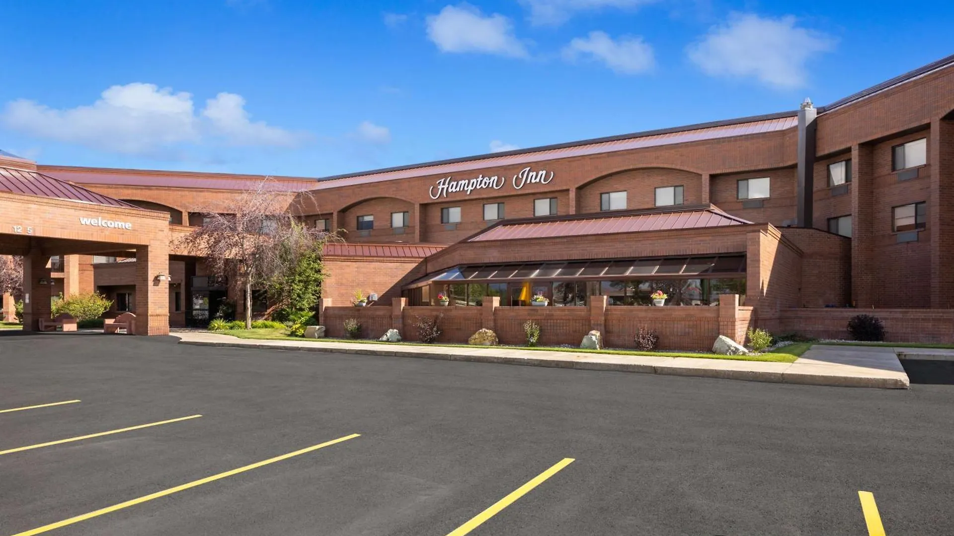 Where to Stay Near B&B Shopping Center: 5 Design Hotels in Kalispell