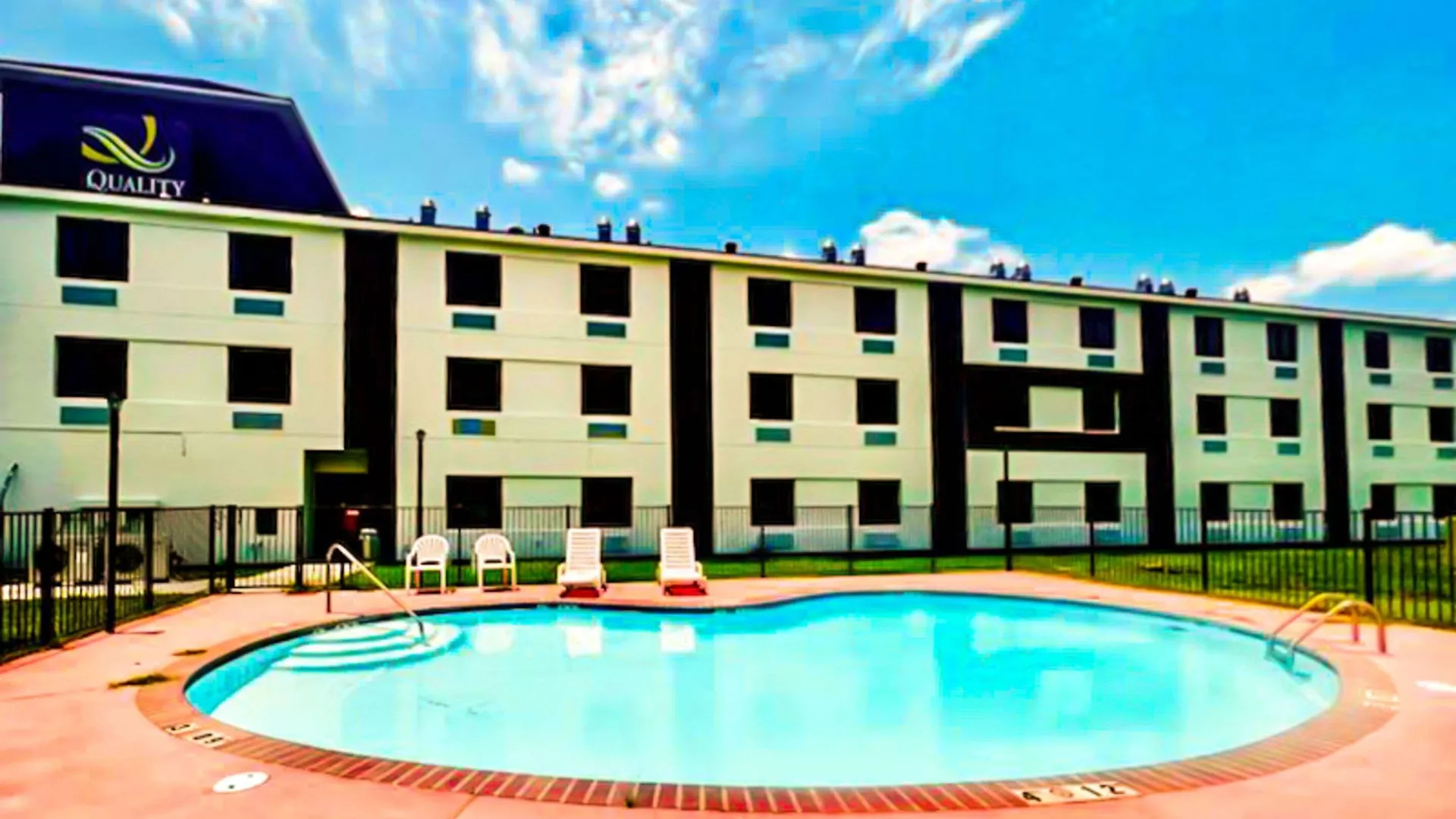 5 Hotels Near McNeese State University That Deliver