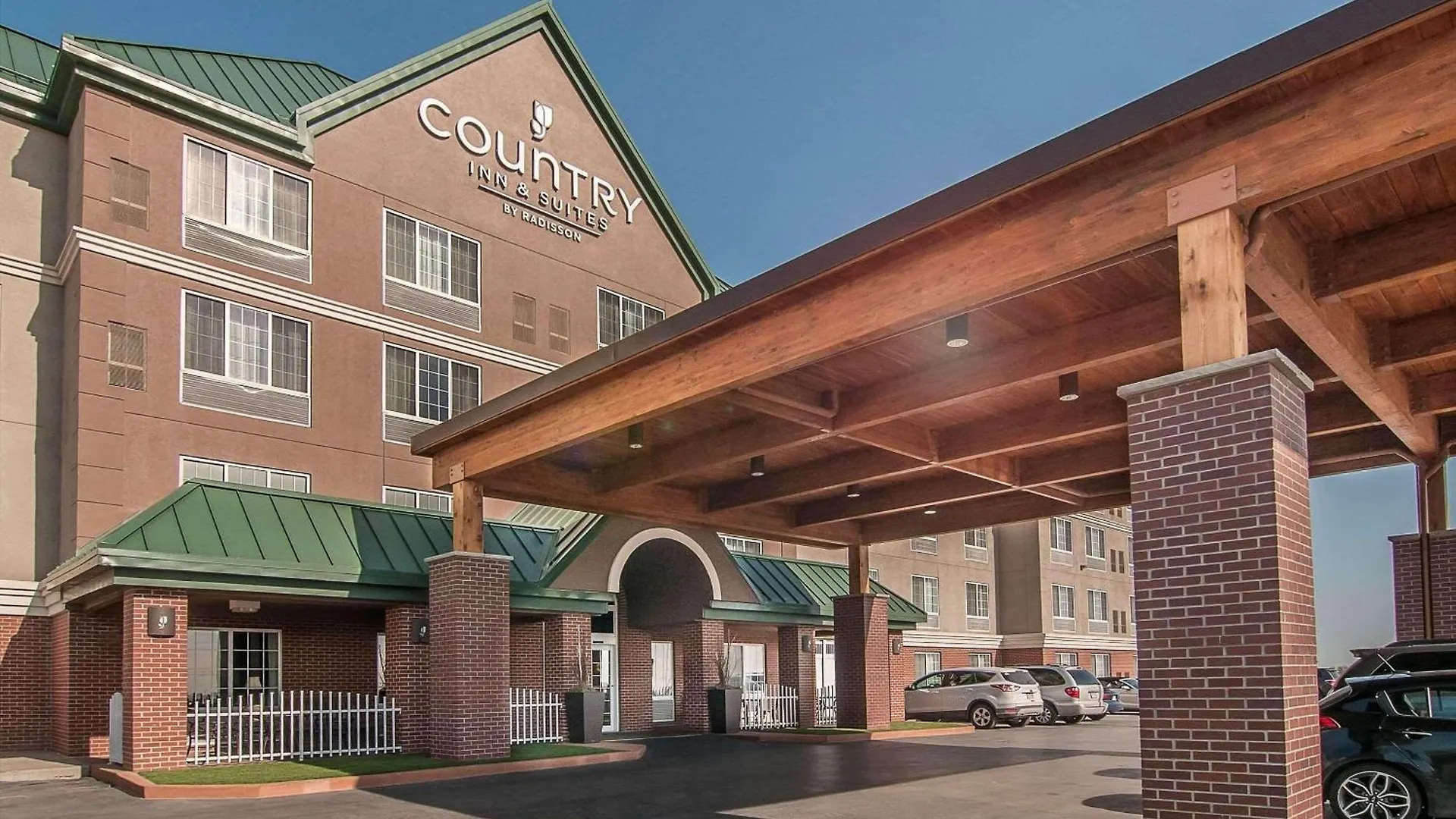 Where to Stay Near Journey Museum: 4 Top 3-Star Hotels