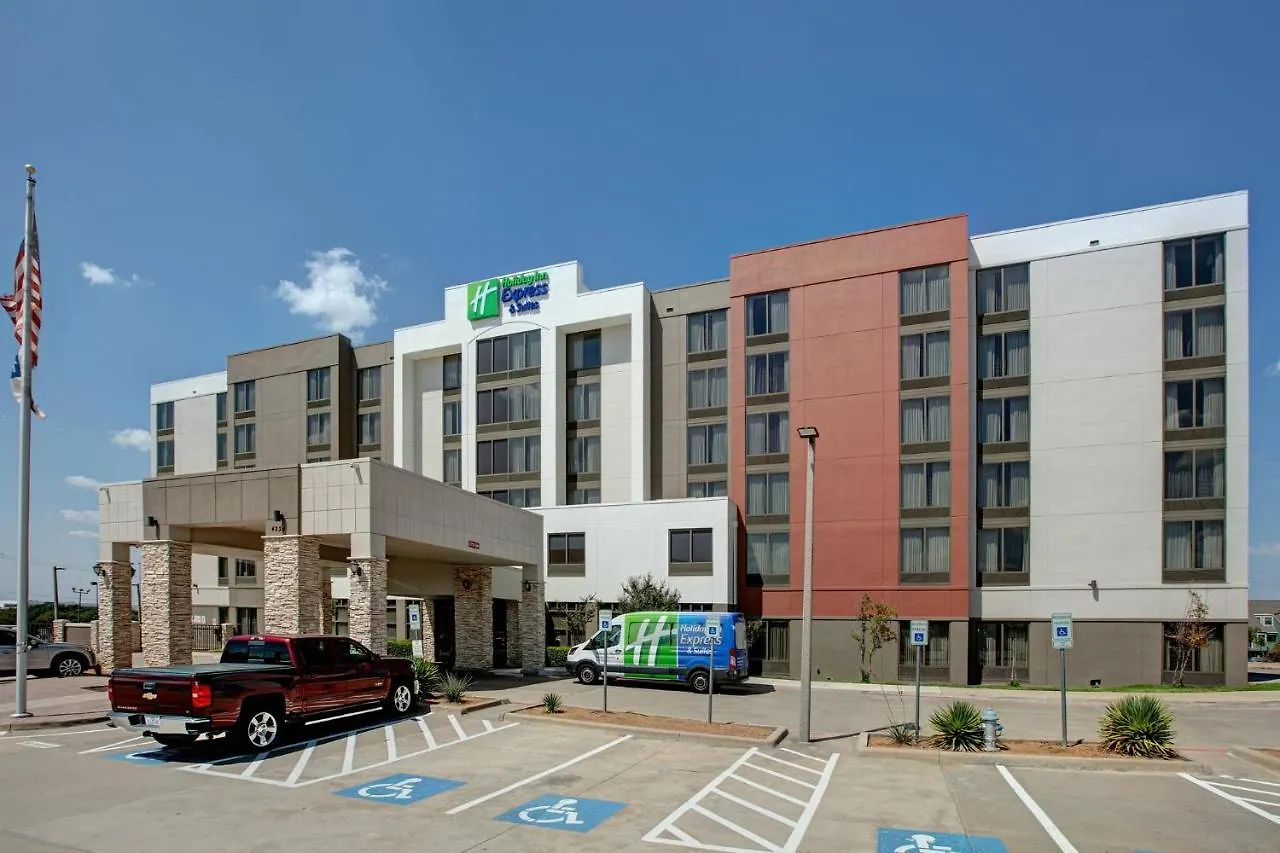 Staying Near Fluor HQ, Irving: 4 Holiday Inn Express Compared