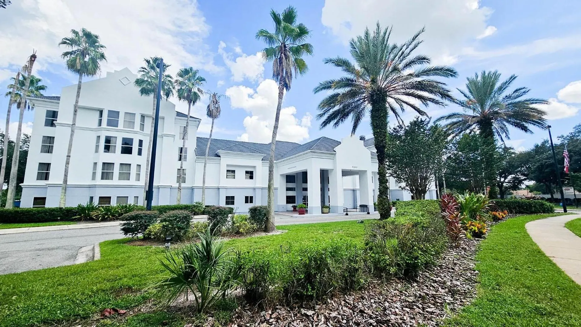 4 Budget Hotels Close to SeaWorld Orlando Worth Booking