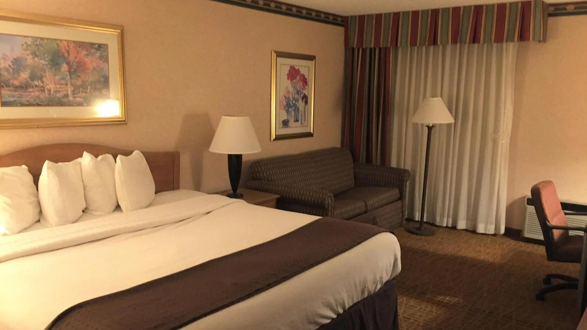 Where to Stay Near Garden City Parks: 7 Airport Hotels in Boise