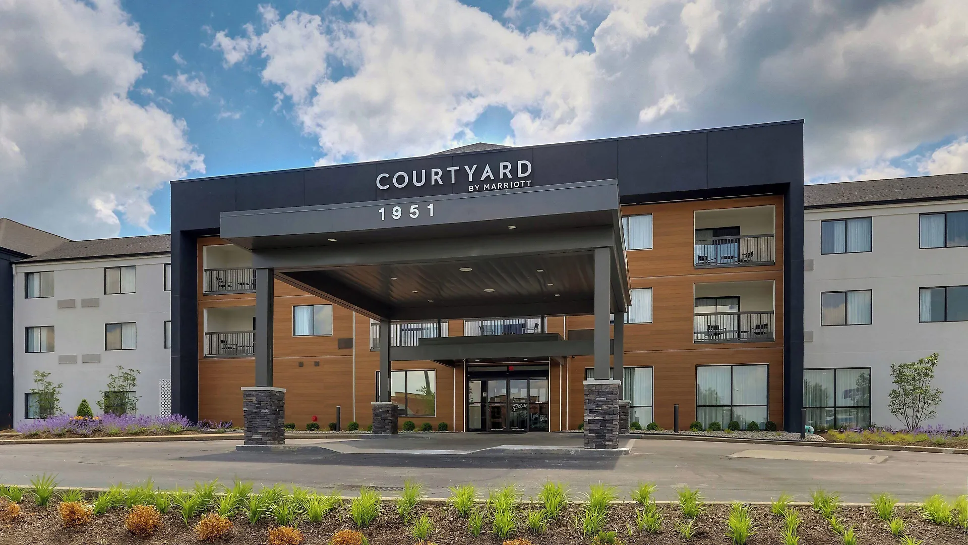 4 Smart Business Hotels Near Lexington Green Worth Booking