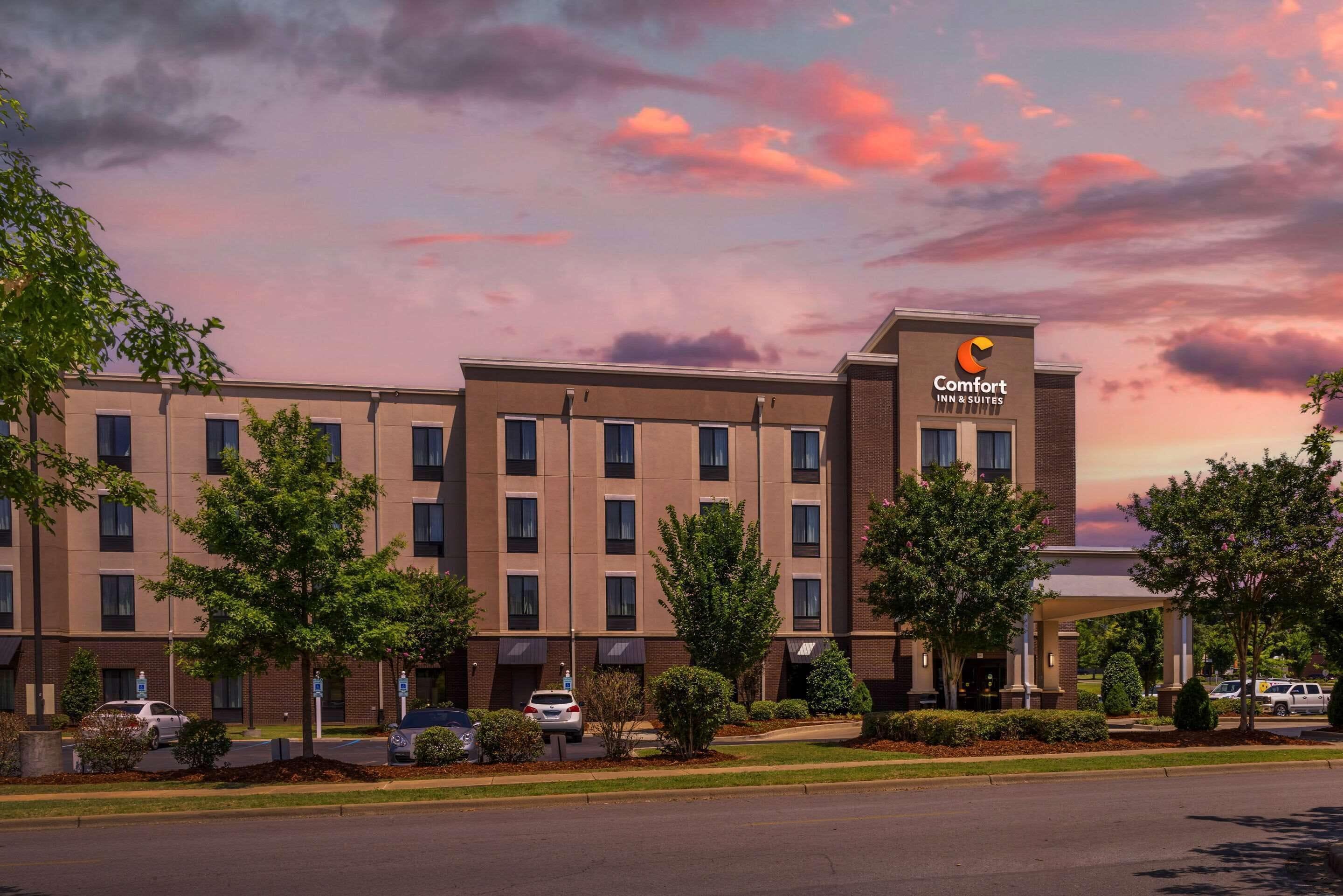 15 Business Hotels Near Birmingham Zoo With Easy City Access