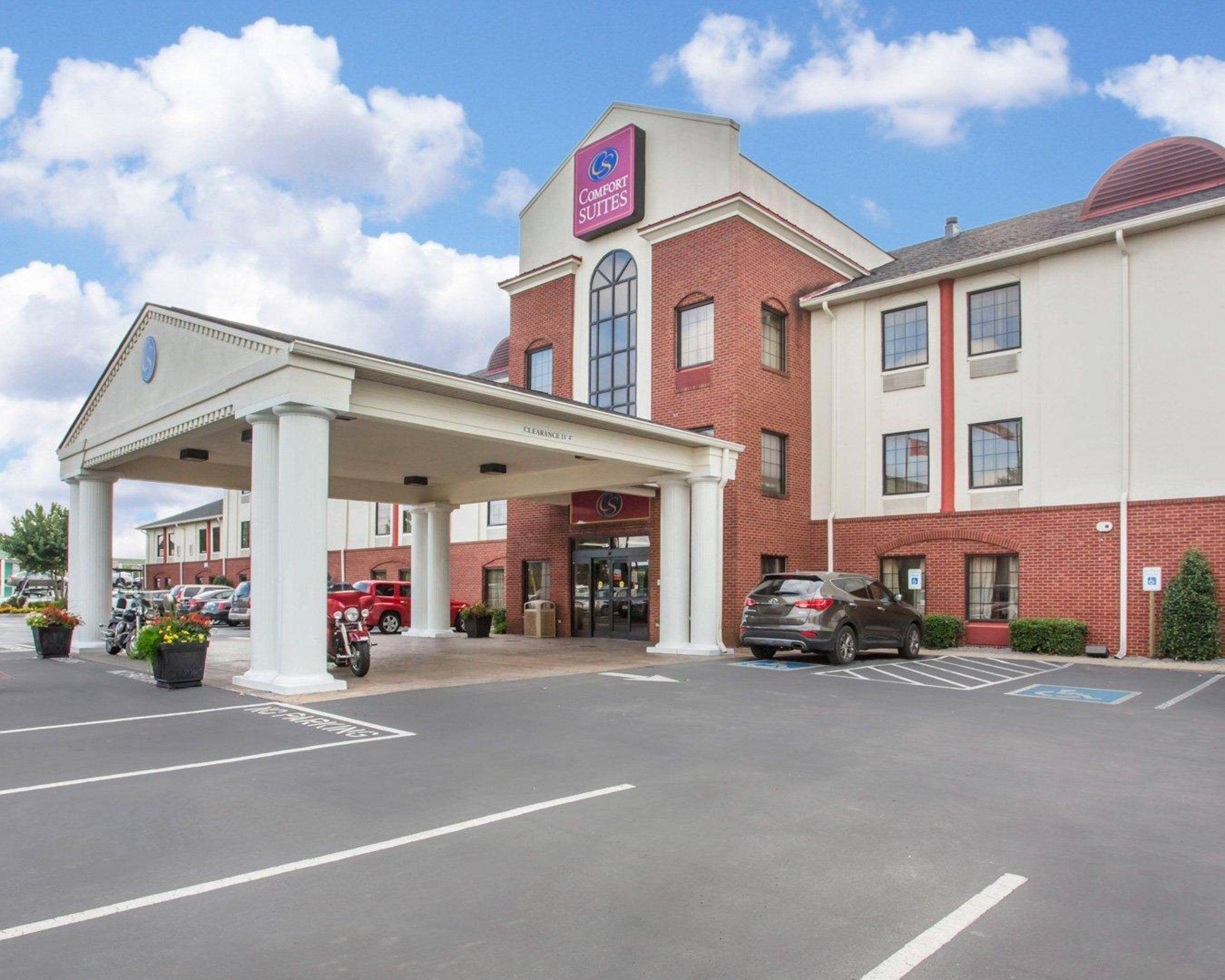 Staying In Tennessee: 15 Budget Hotels Compared