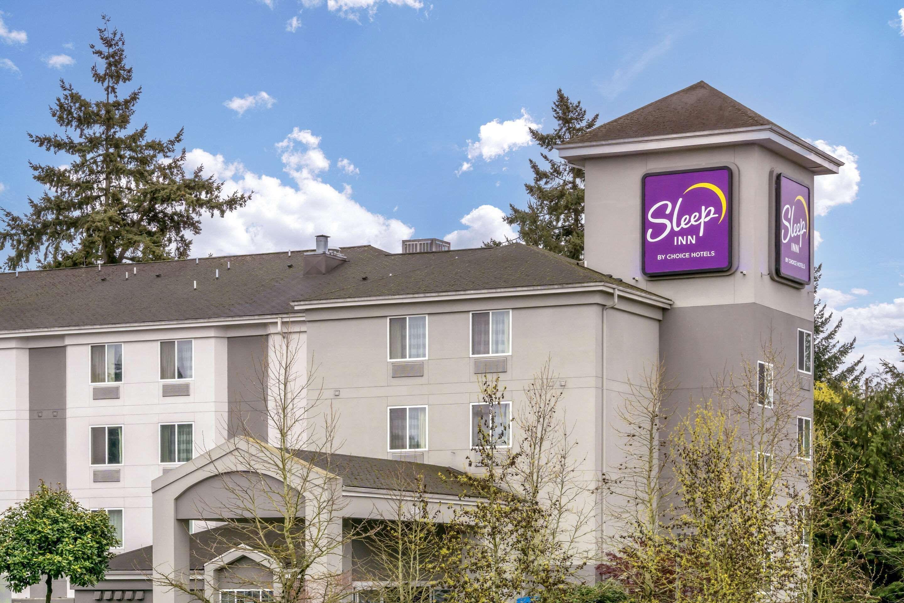 Staying In the Pacific Northwest: 15 Resorts Compared