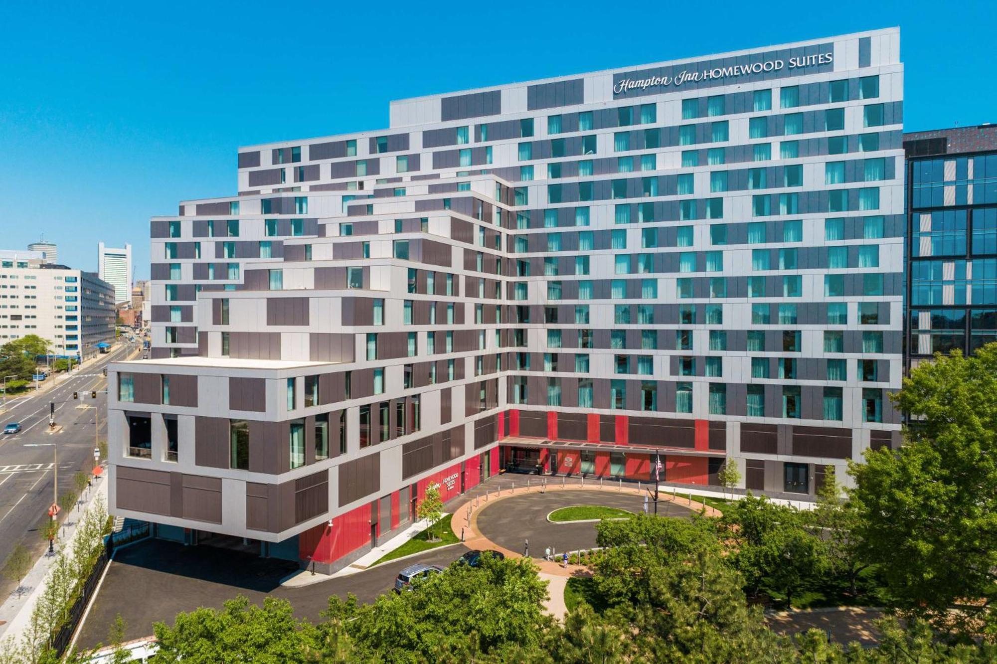 6 Business Hotels in Seaport District Worth Booking