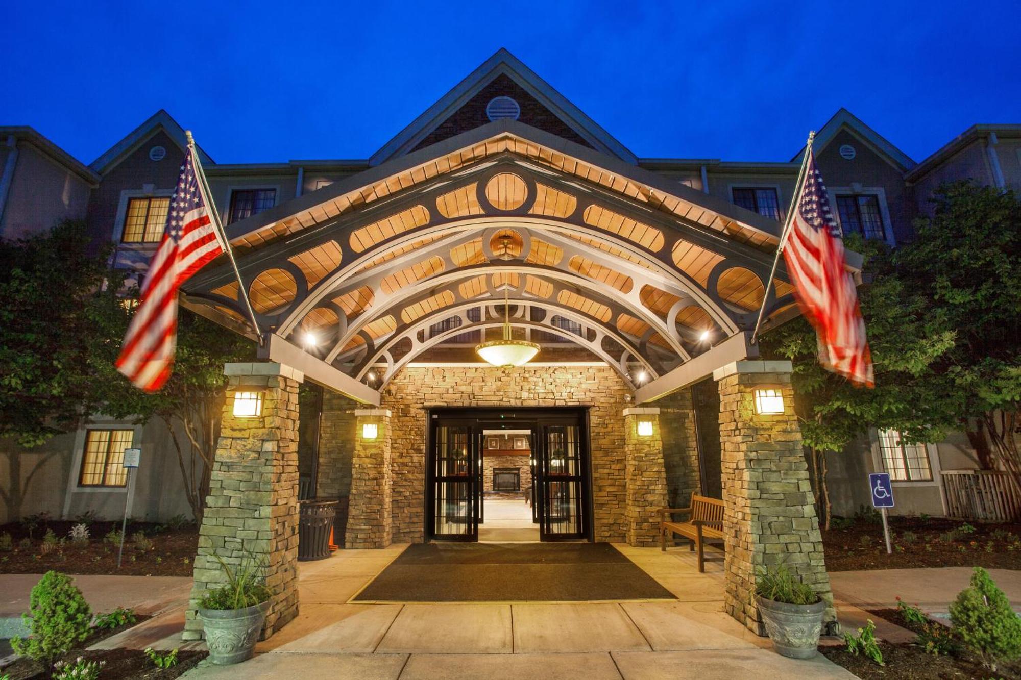 Where to Stay for Less: 15 Budget Hotels in Upstate New York