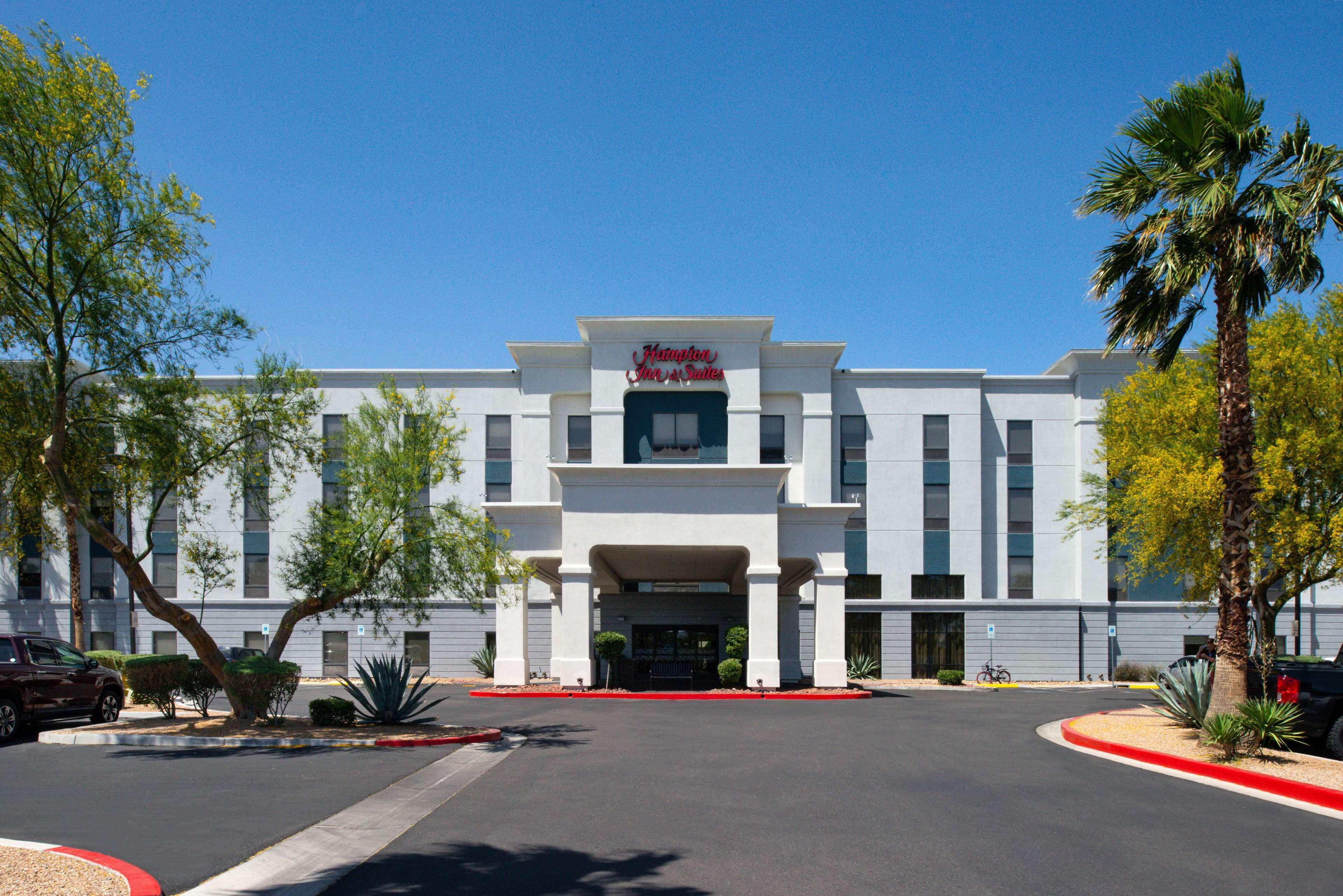 Where to Stay Near Town Square Las Vegas: 14 Airport Hotels
