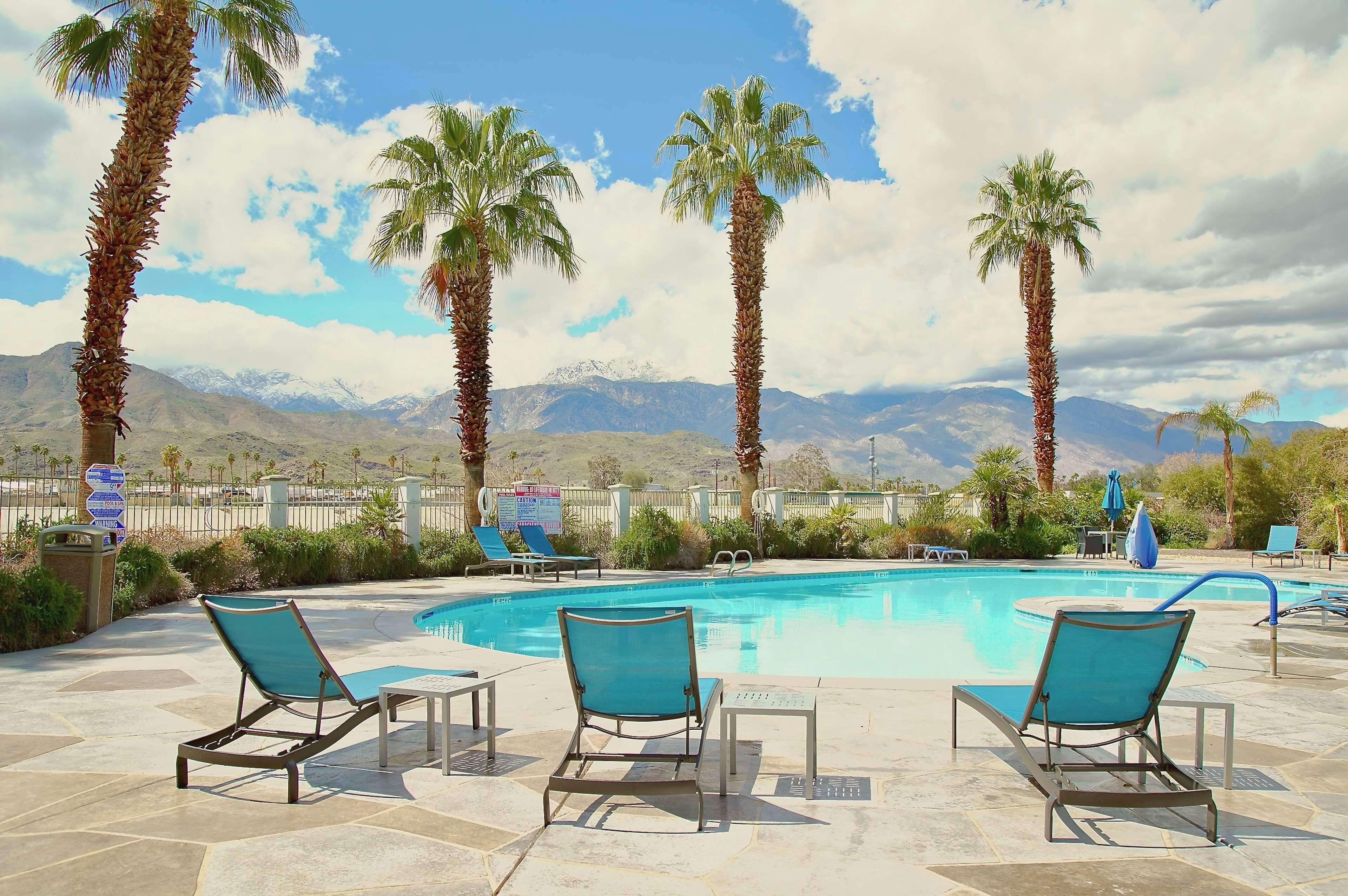 15 Top-Rated Hotels Close to Desert Princess Country Club