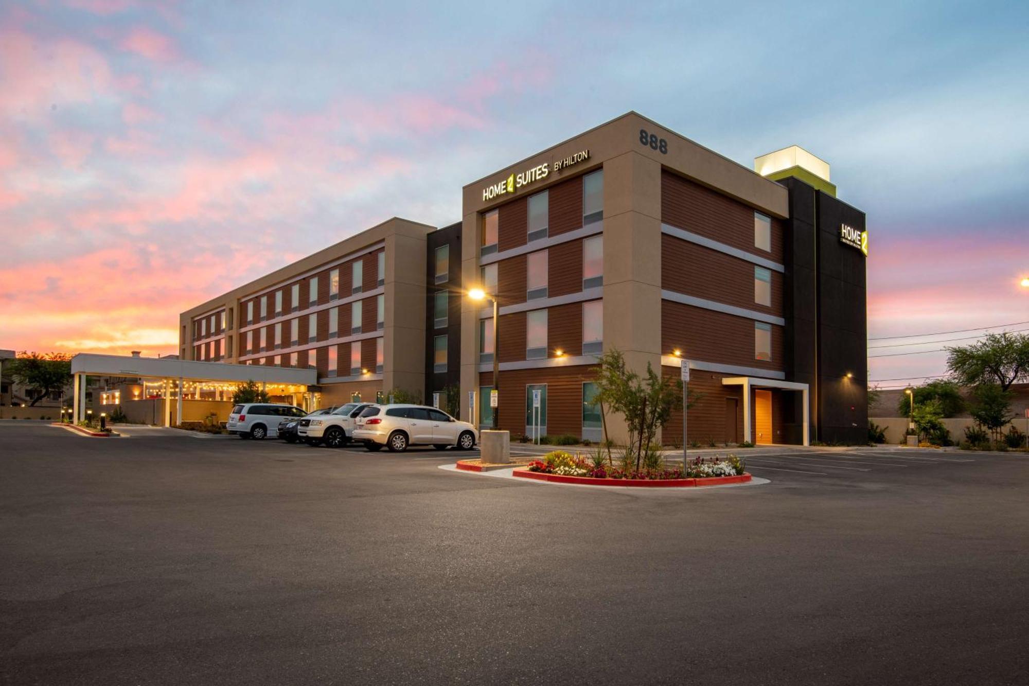 15 Airport Hotels Near Celebrity Theatre for Easy Phoenix Access