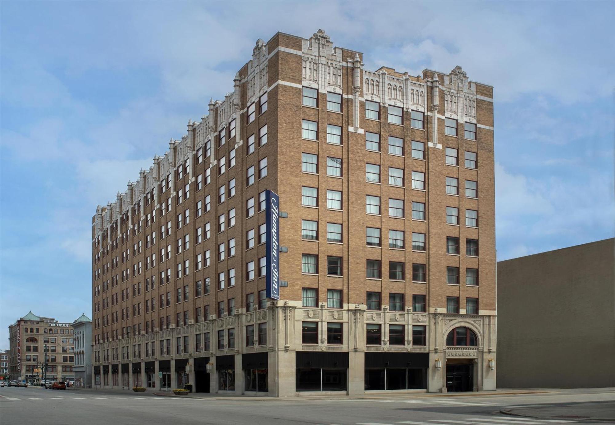 5 Smart 3-Star Hotels In Downtown Indianapolis Worth Booking