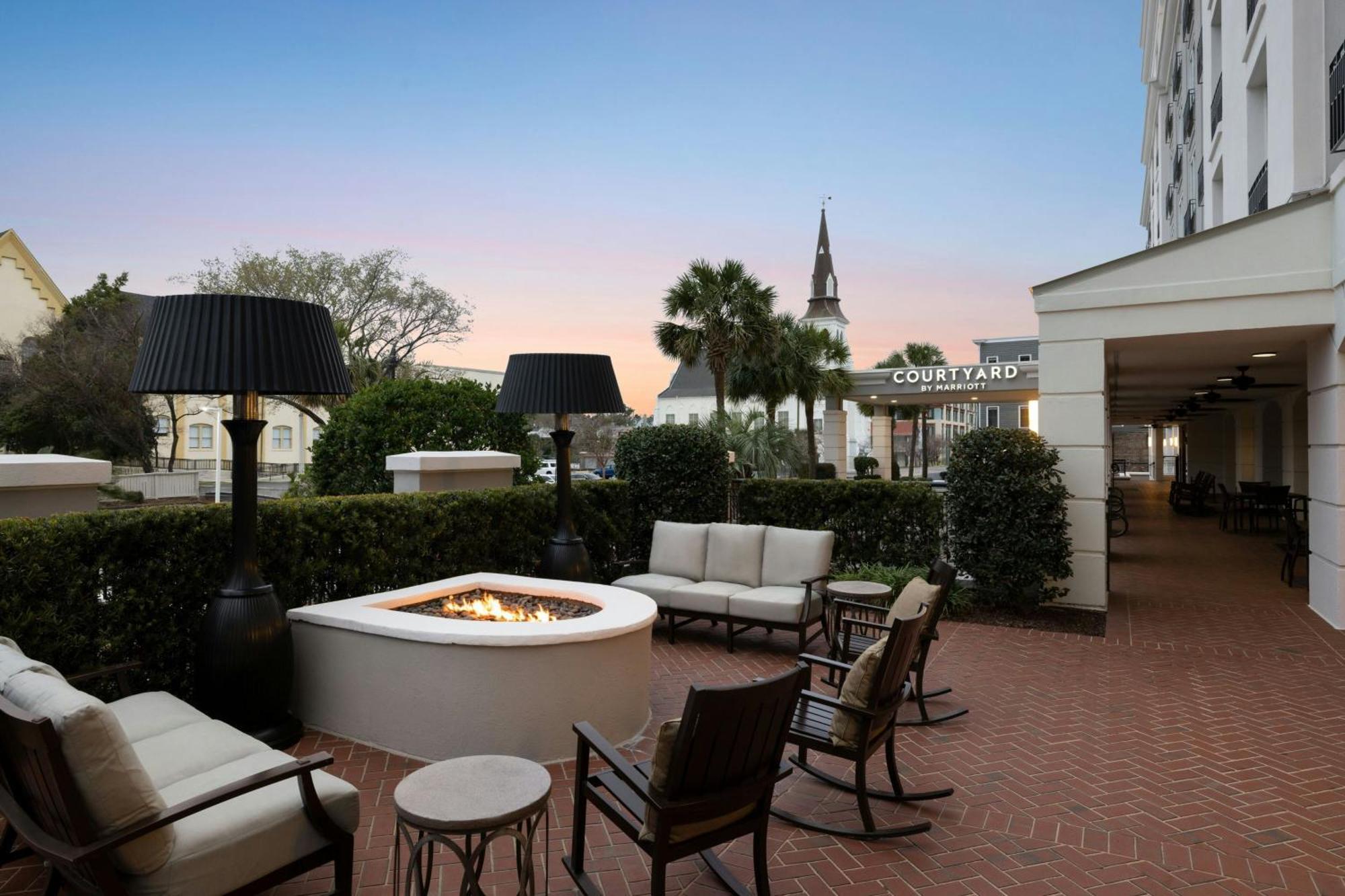 Where to Stay in Historic District: 4 Best 3-Star Hotels
