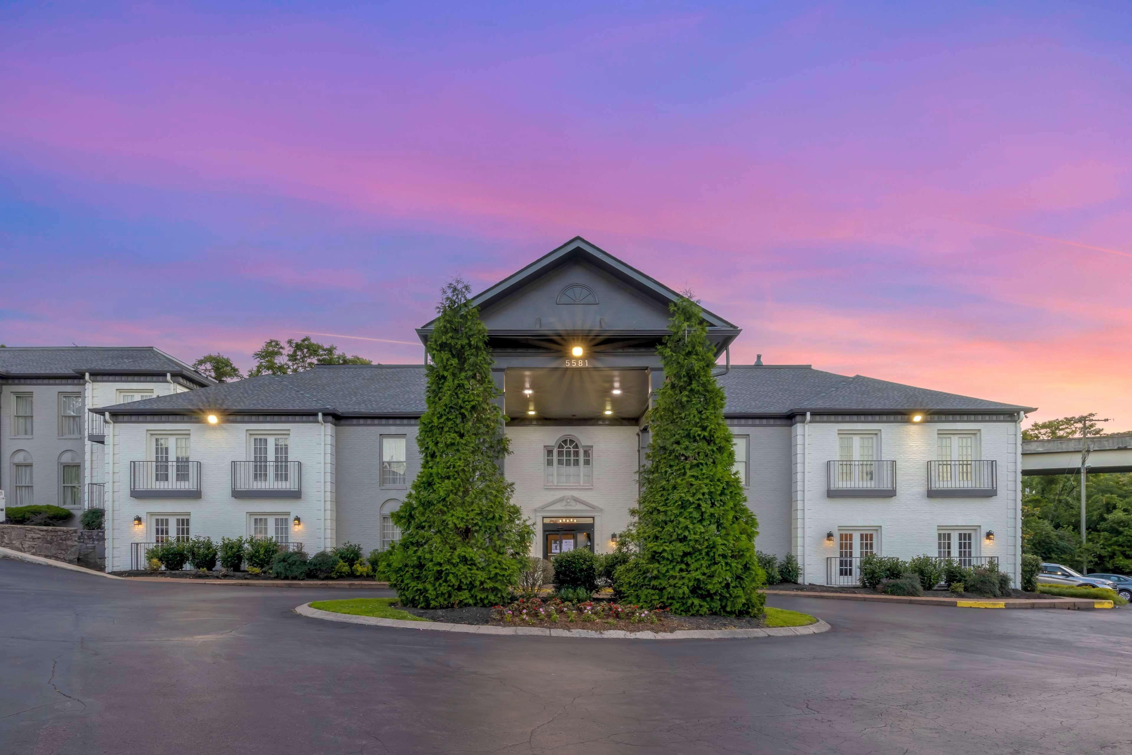 4 Business Hotels Close to Green Hills Park, Nashville