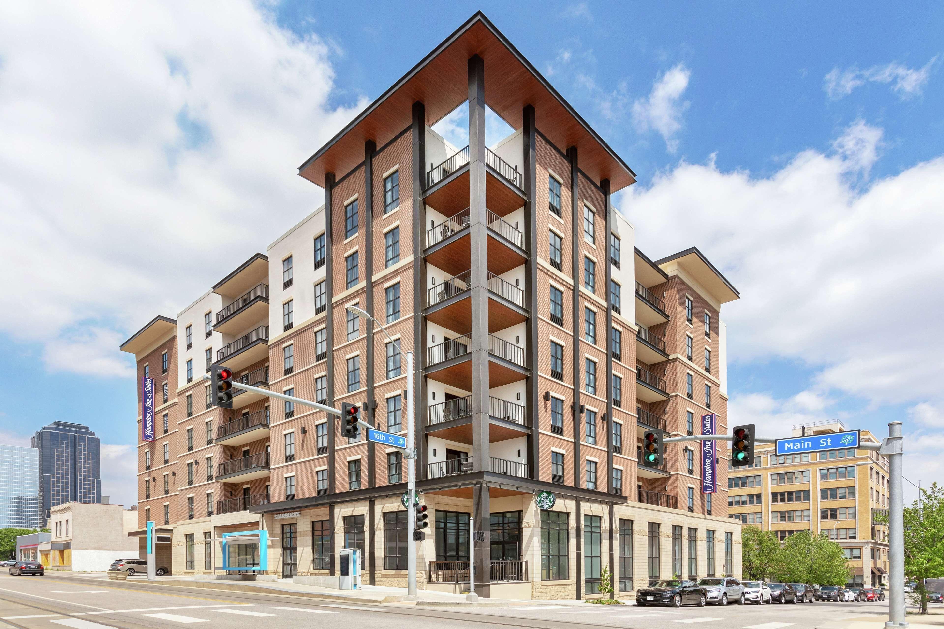 Where to Stay Near Power and Light District: 4 Best Kansas City Hotels