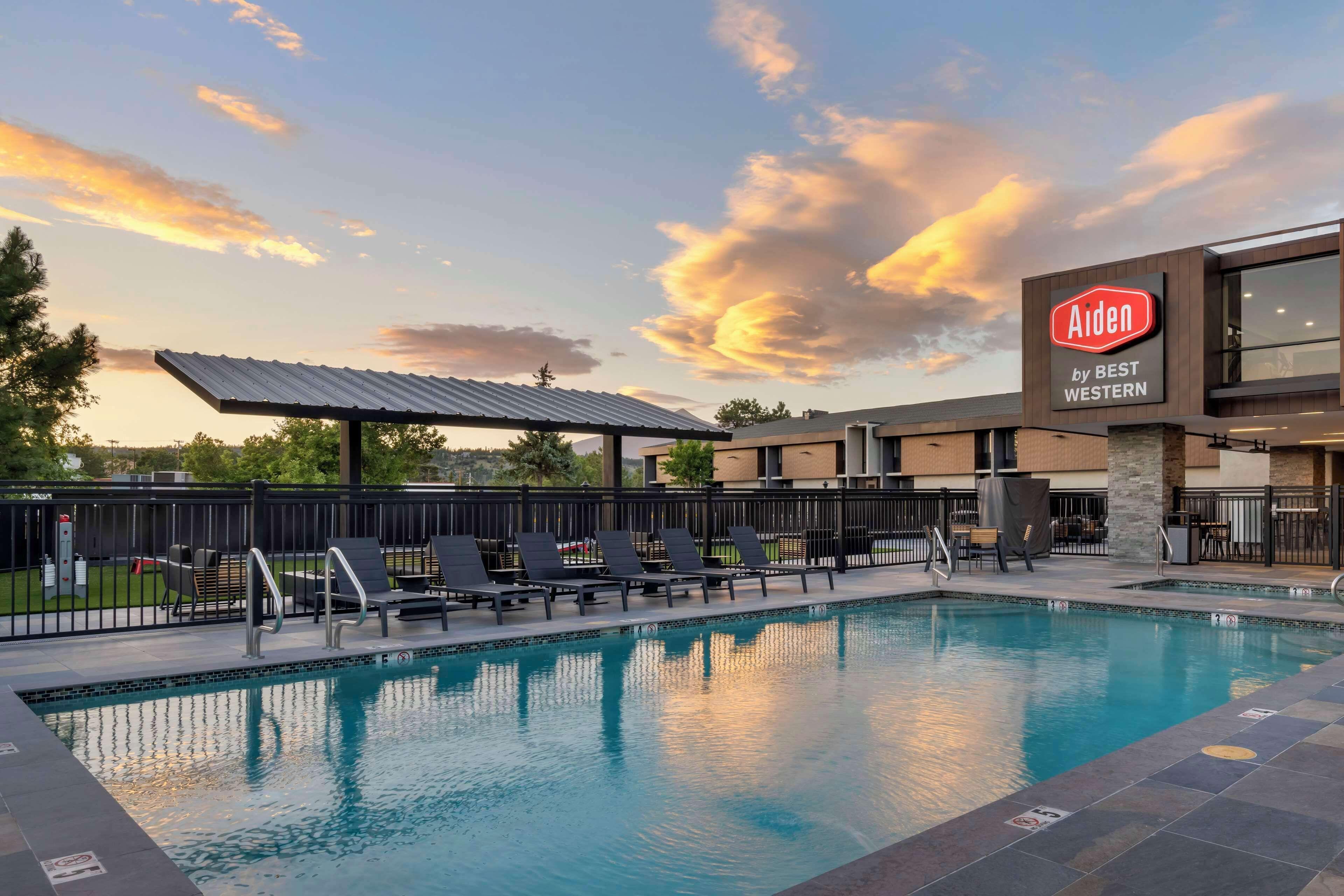 8 Top-Rated Hotels Close to Riordan Mansion State Park