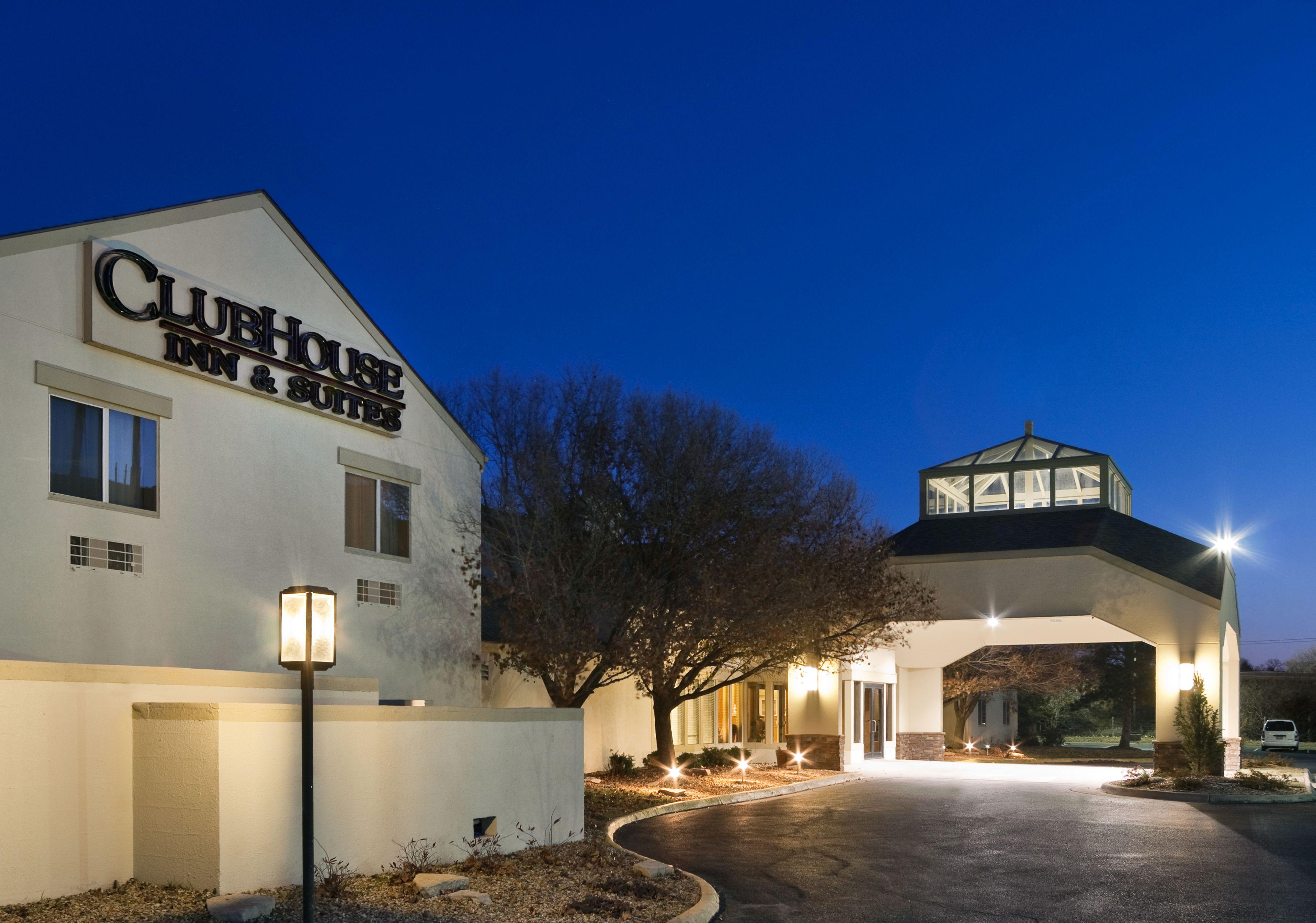 Staying Near Albuquerque Convention Center: 8 Business Hotels Compared