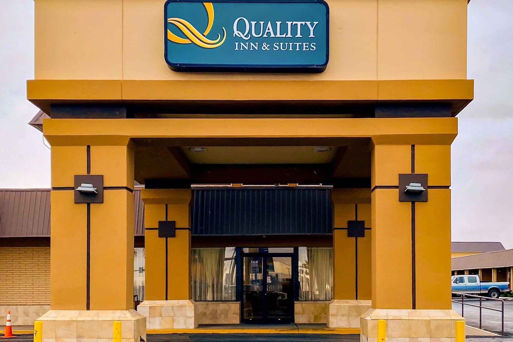 Staying Near Memorial Park: 7 Business Hotels Compared