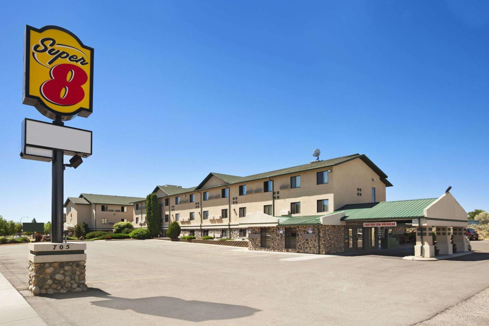 7 Airport Hotels Near Civitan Park That Deliver Real Value