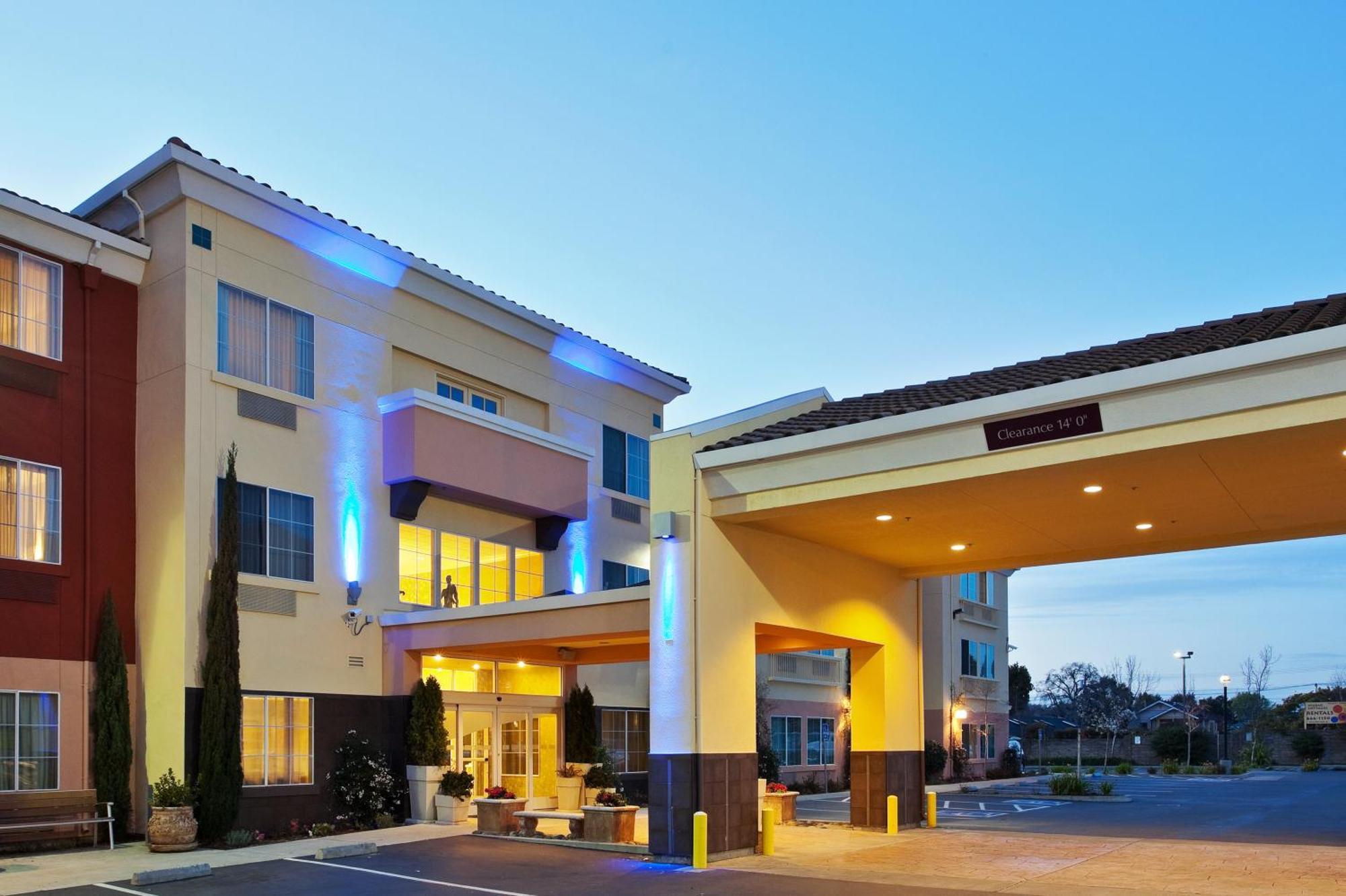 Staying Near Treasure Island: 4 Business Hotels Compared