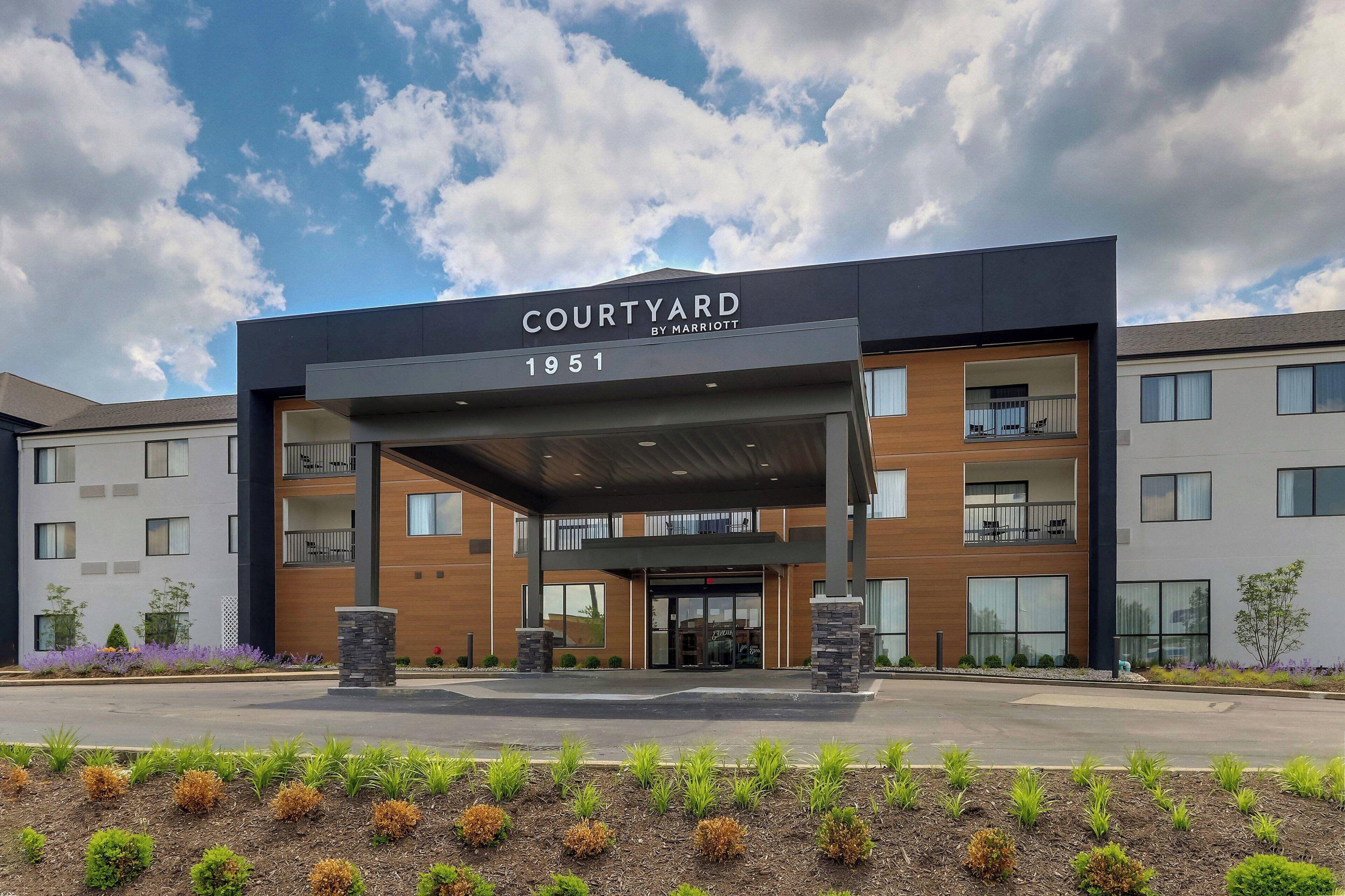 4 Smart Business Hotels Near Lexington Green Worth Booking