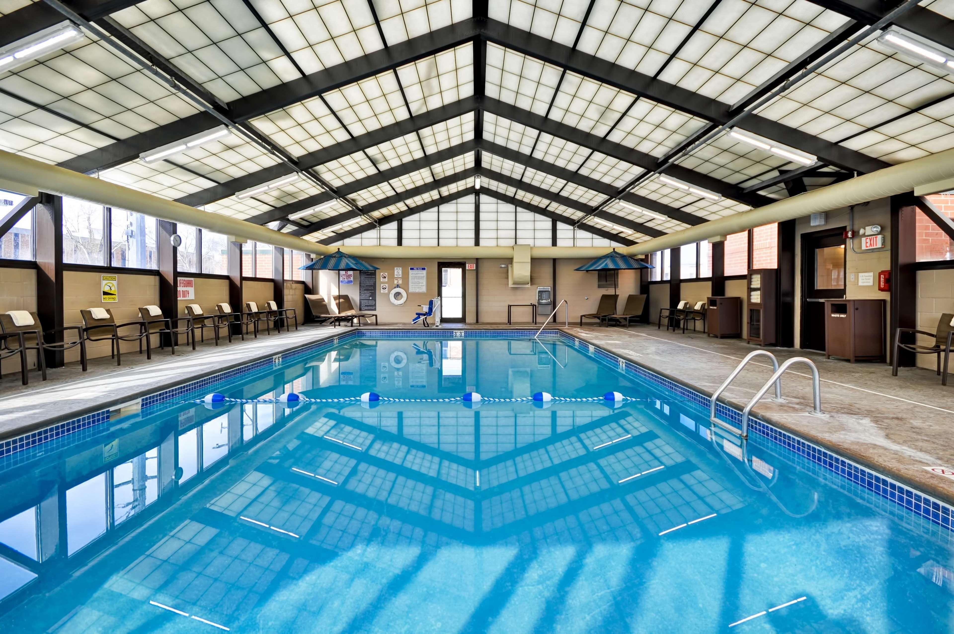 2 Resort Hotels Near Blackhawk Park Worth Booking Now